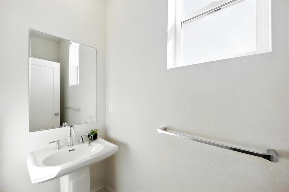 Newark, California, 94560, United States, 4 Bedrooms Bedrooms, ,4 BathroomsBathrooms,Residential,For Sale,1926207