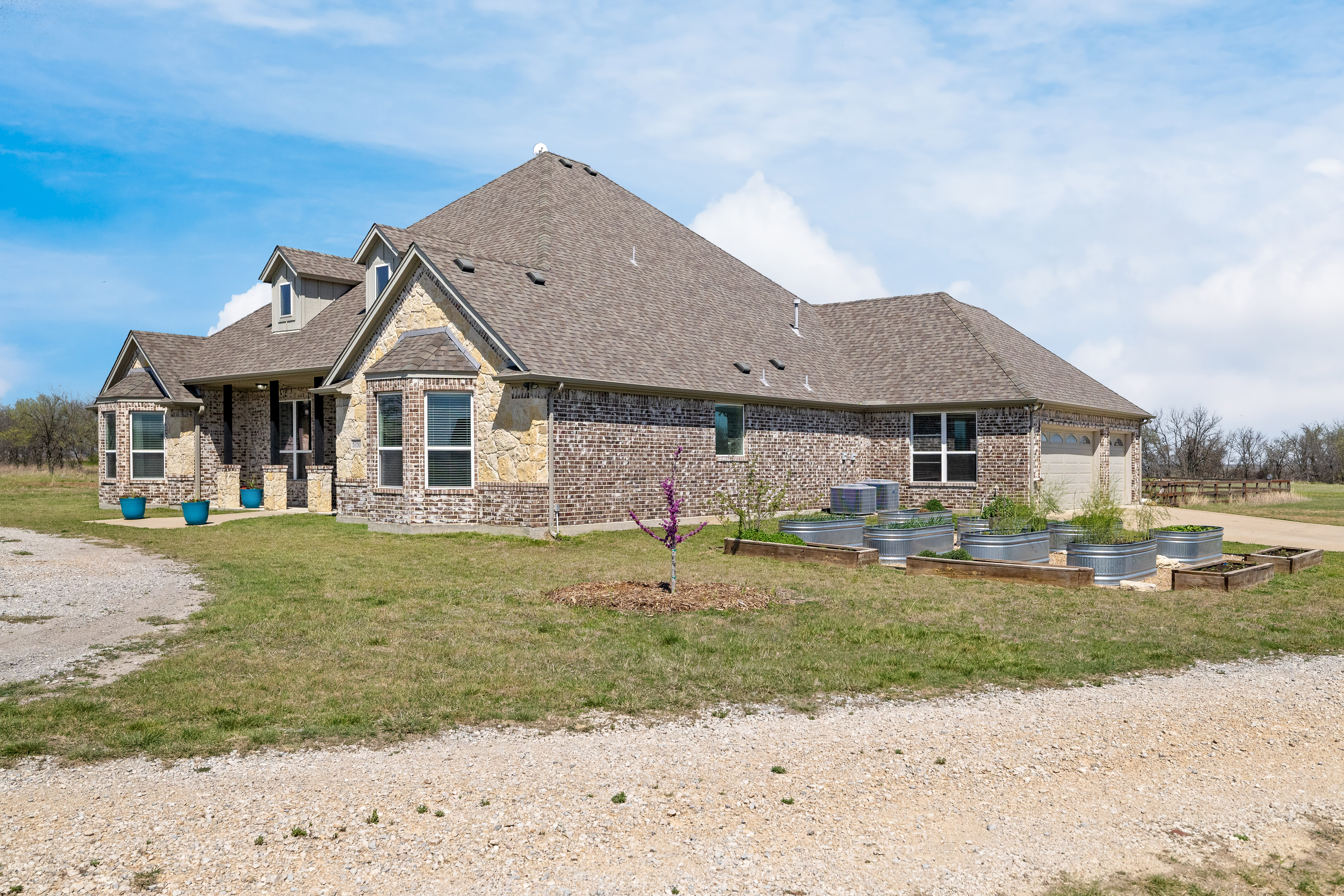  8.53-Acre Homestead With No HOA in Justin, Texas - 物件實景