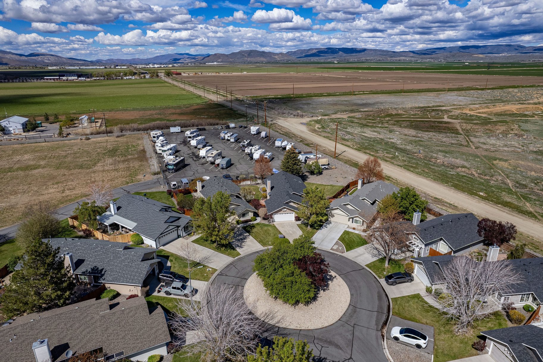  3 Bedrooms, 2 bath, 2 car garage, single level home in Minden NV - 物件實景