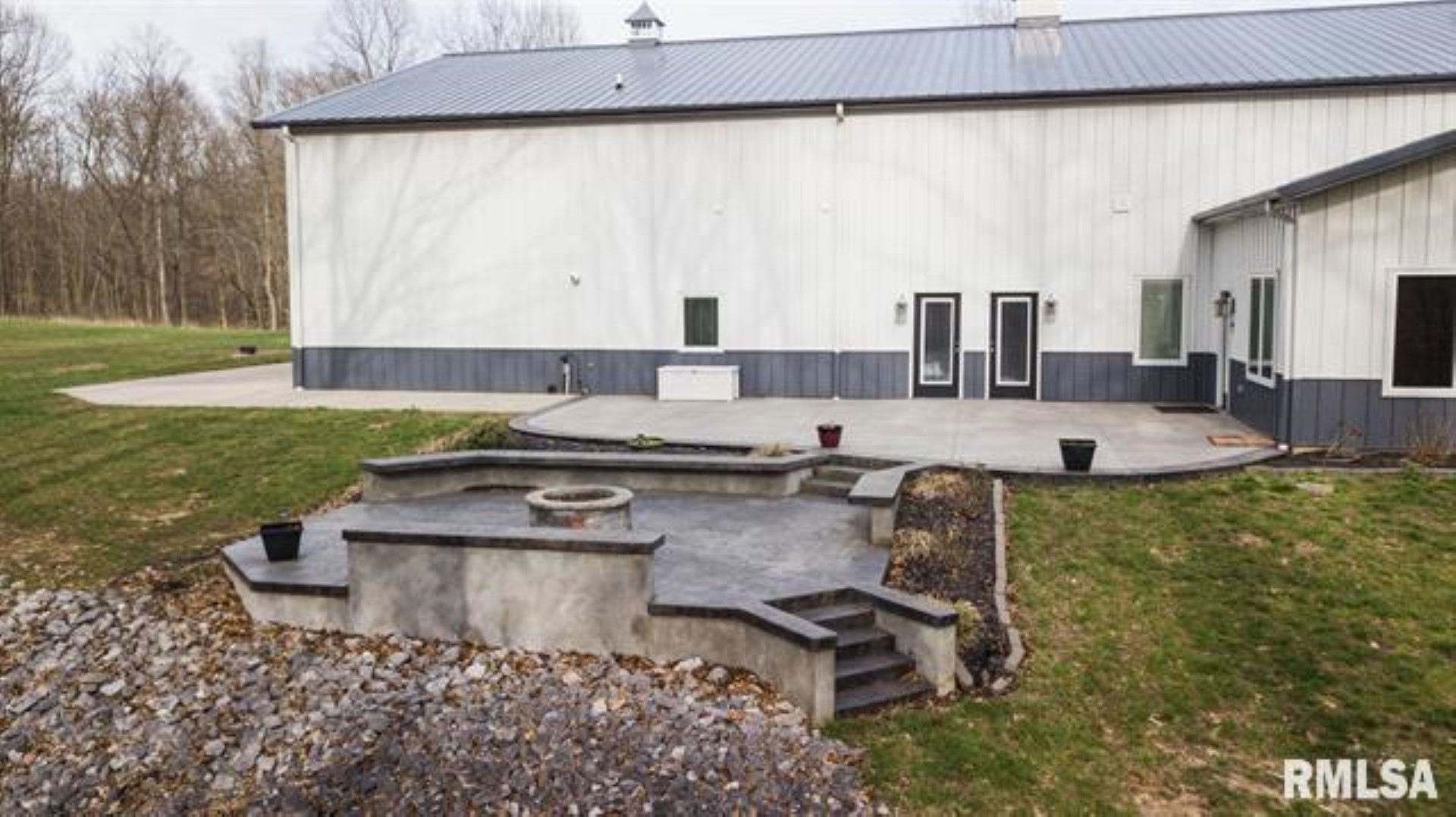 Cobden, Illinois, 62920, United States, 2 Bedrooms Bedrooms, ,2 BathroomsBathrooms,Residential,For Sale,2009270