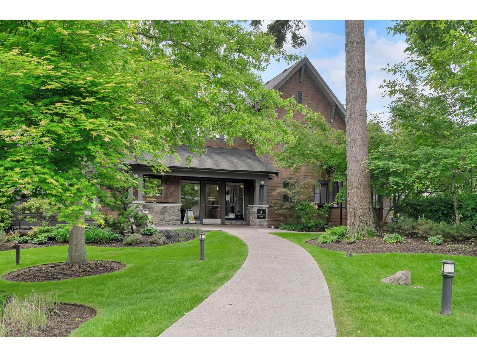 SURREY, British Columbia, V3Z 1P4, CA, 2 Bedrooms Bedrooms, ,2 BathroomsBathrooms,Residential,For Sale,1950245