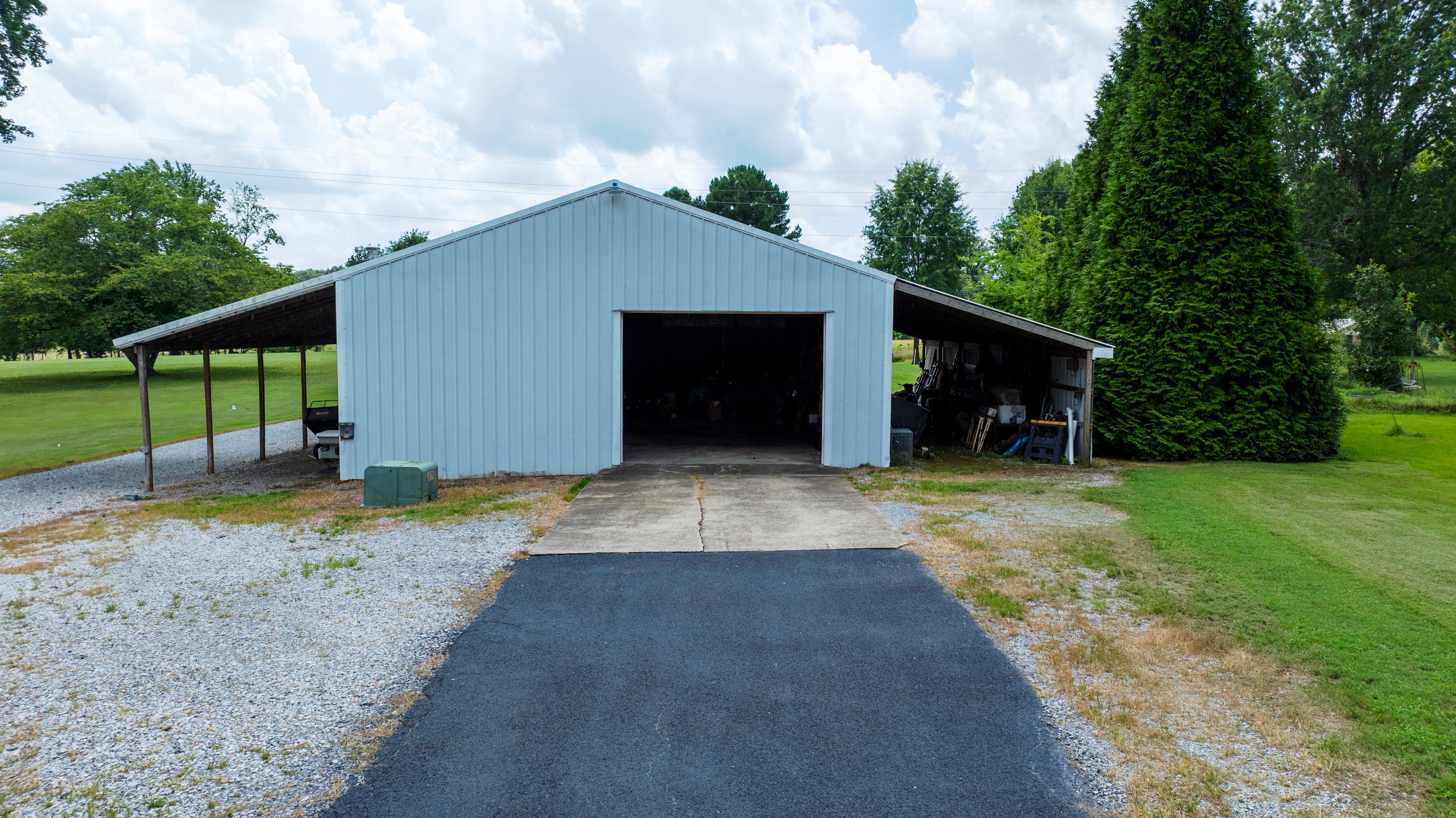 Paducah, Kentucky, 42003, United States, 4 Bedrooms Bedrooms, ,2 BathroomsBathrooms,Residential,For Sale,1974262