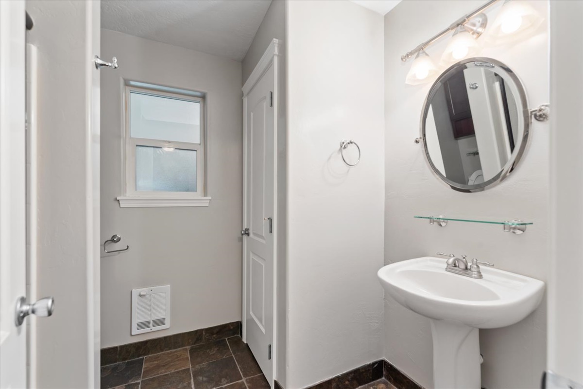 Mountain Home, Idaho, 83647, United States, 4 Bedrooms Bedrooms, ,5 BathroomsBathrooms,Residential,For Sale,1978242