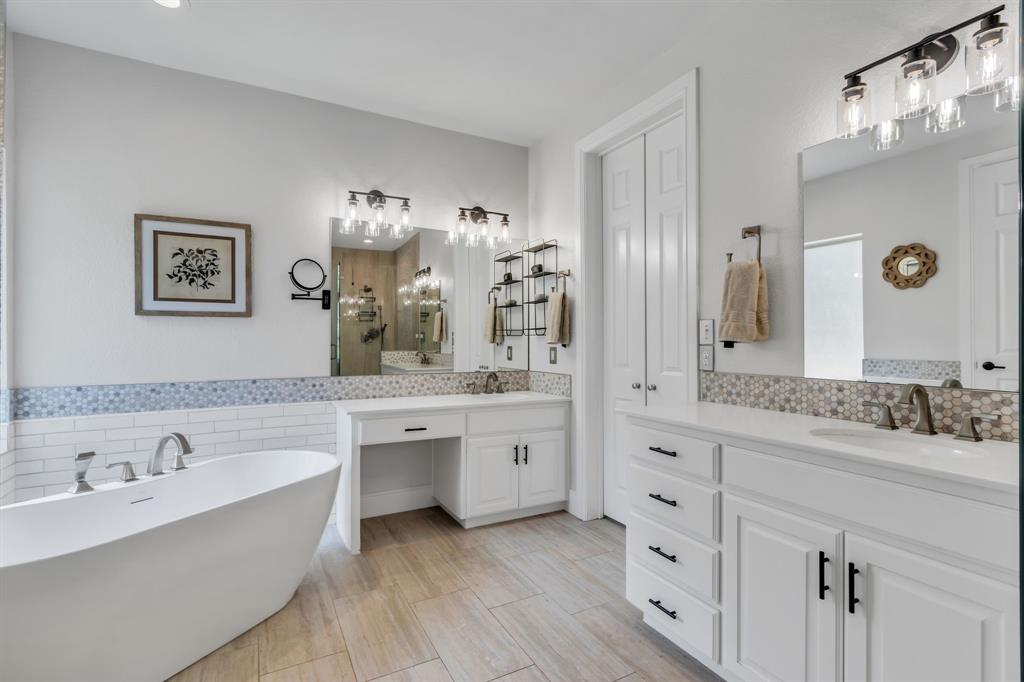 Flower Mound, Texas, 75022, United States, 5 Bedrooms Bedrooms, ,5 BathroomsBathrooms,Residential,For Sale,1895072