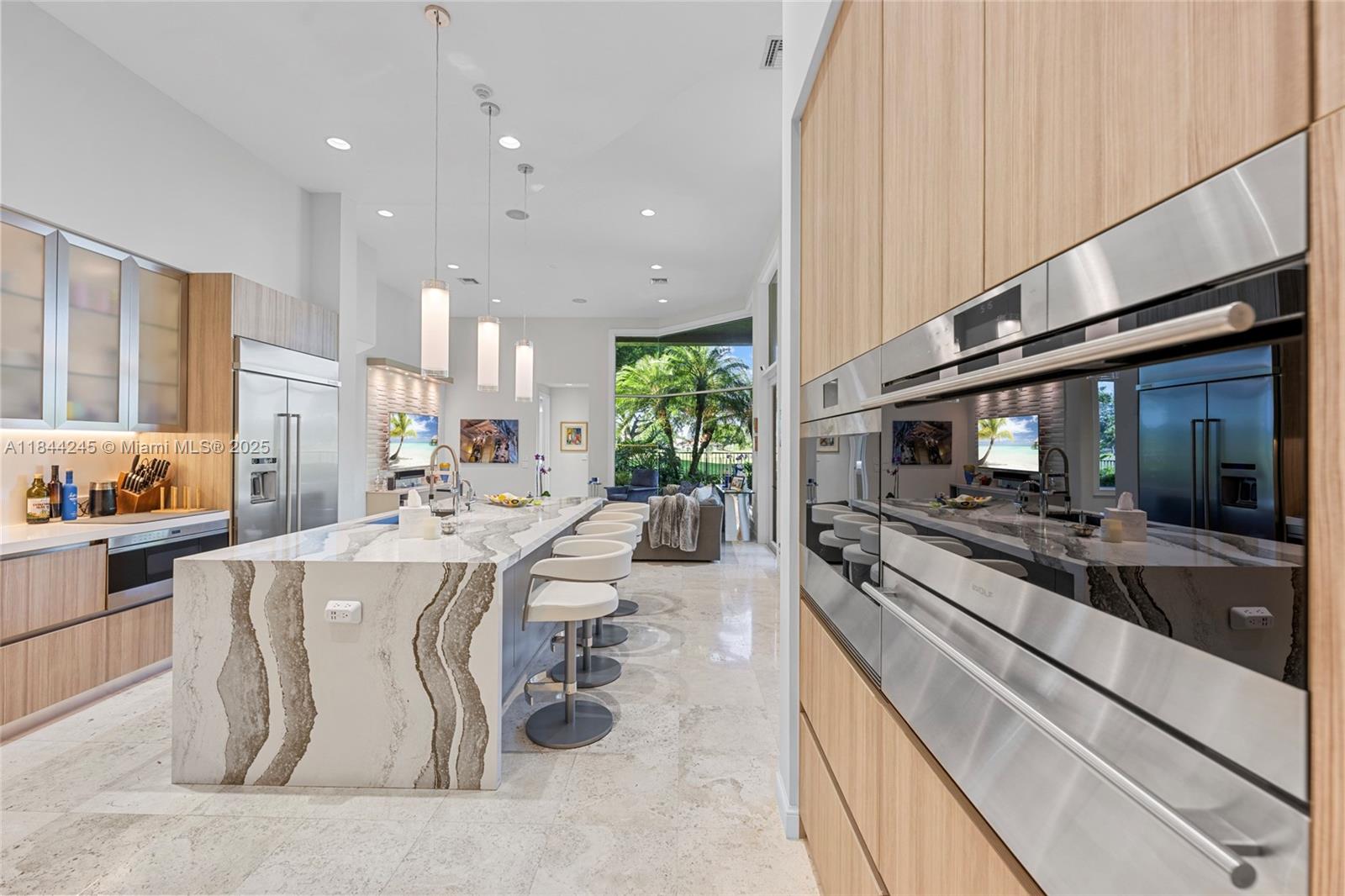 Weston, Florida, 33327, United States, 5 Bedrooms Bedrooms, ,4 BathroomsBathrooms,Residential,For Sale,1901974