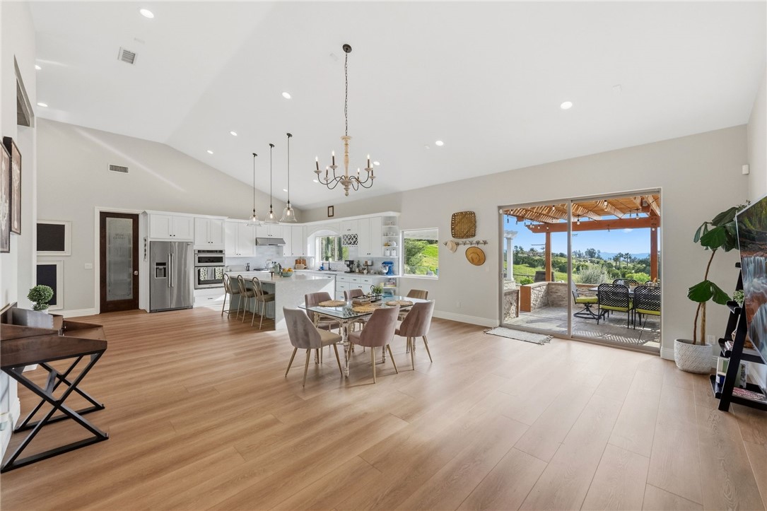 Temecula, California, 92592, United States, 5 Bedrooms Bedrooms, ,4 BathroomsBathrooms,Residential,For Sale,2021827