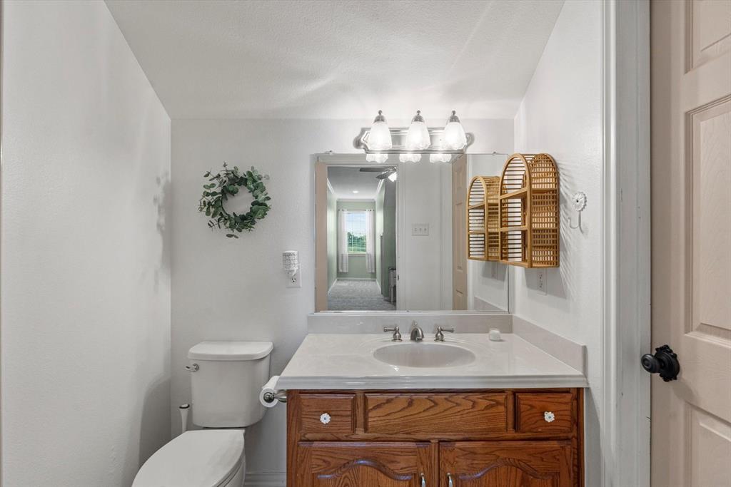 Terrell, Texas, 75160, United States, 4 Bedrooms Bedrooms, ,5 BathroomsBathrooms,Residential,For Sale,1827226