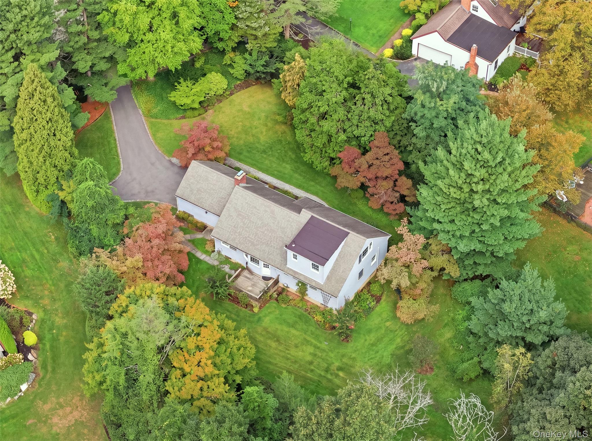  174 Flower Hill Road, Halesite, NY, 11743 - 物件實景