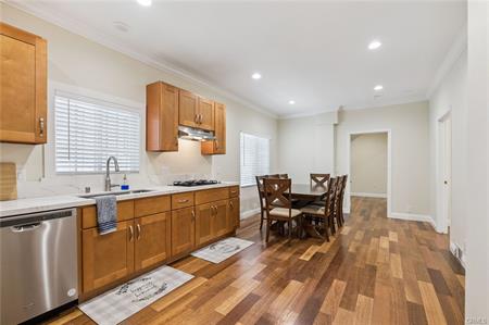 Los Angeles, California, 90016, United States, ,Residential,For Sale,1895088