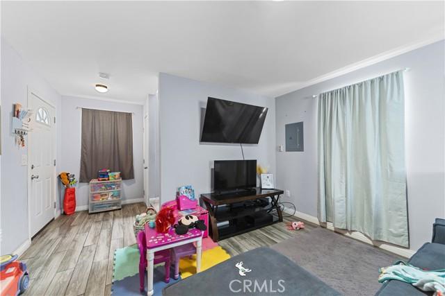 Los Angeles, California, 90002, United States, ,Residential,For Sale,1935699