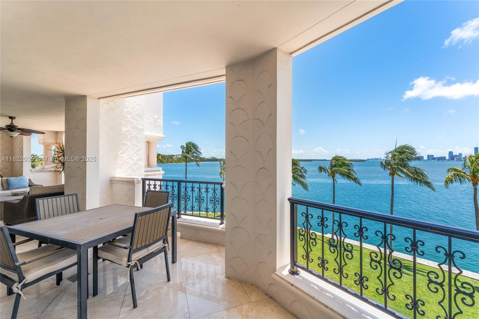 Miami Beach, Florida, 33109, United States, 4 Bedrooms Bedrooms, ,5 BathroomsBathrooms,Residential,For Sale,1858319