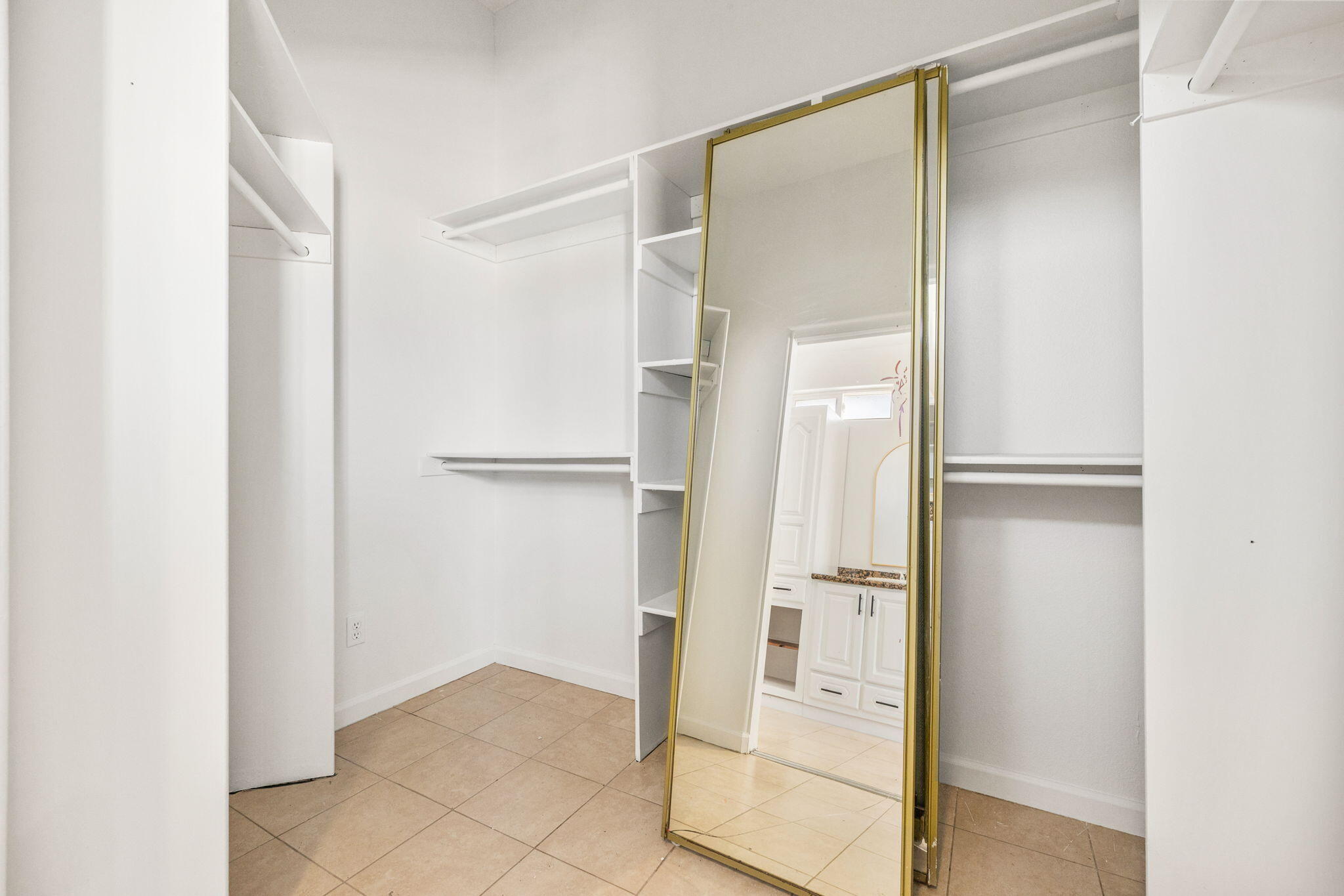 Desert Hot Springs, California, 92241, United States, 4 Bedrooms Bedrooms, ,3 BathroomsBathrooms,Residential,For Sale,1987511