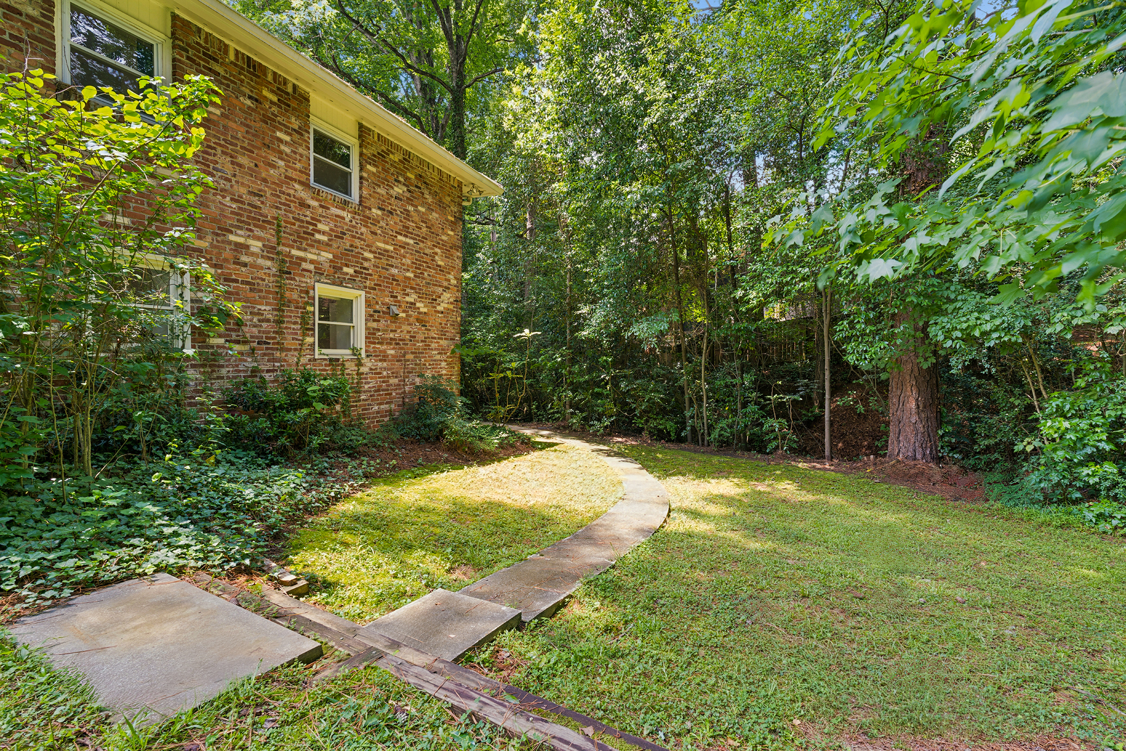  Ranch-style Home in an Outstanding Location and with Great Long-term Potential - 物件實景