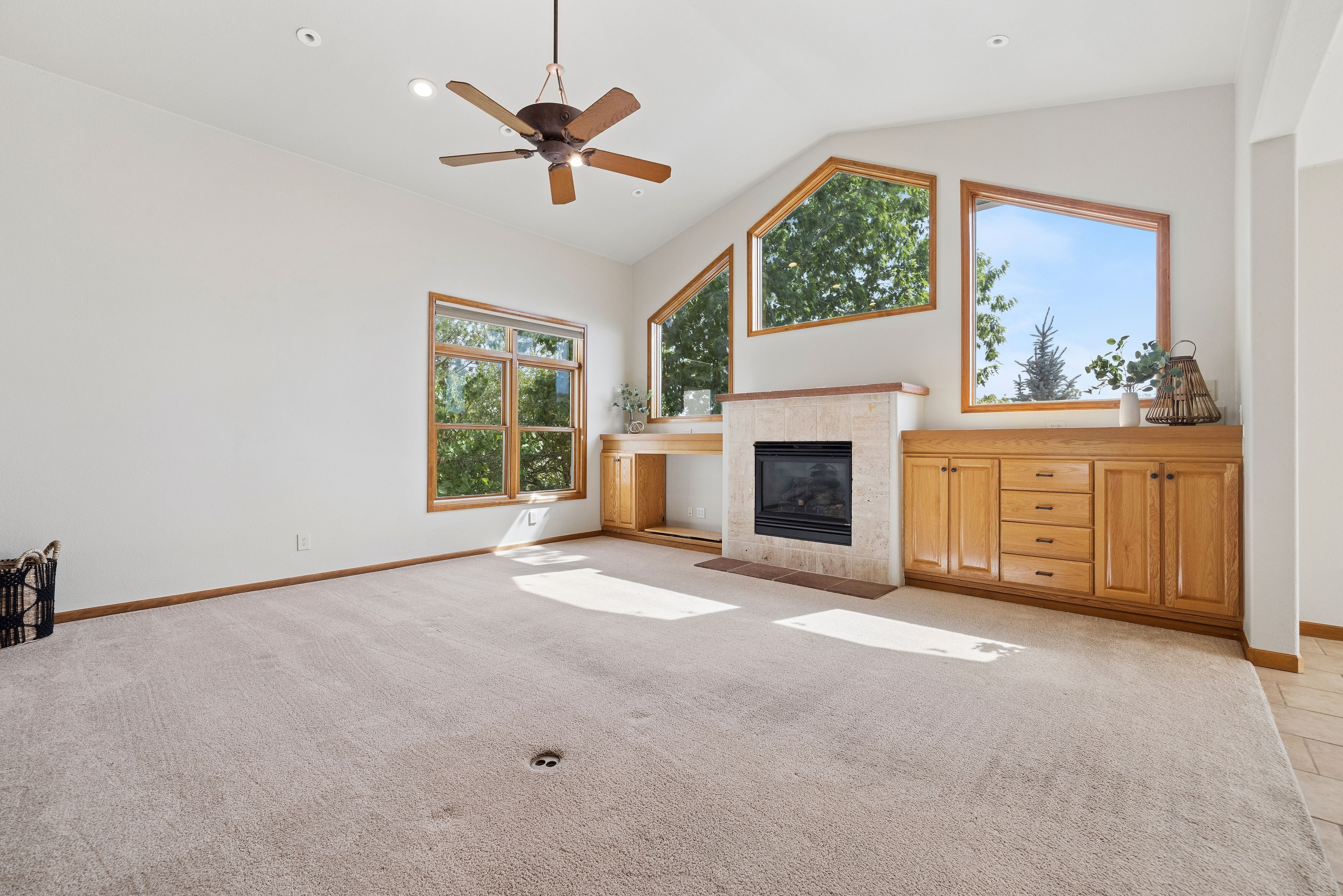 refined expression meets colorado living against a backdrop  of mountain views - 物件實景