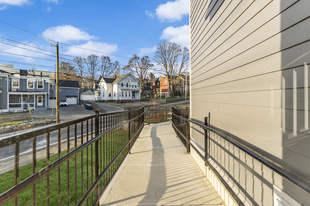 Marlborough, Massachusetts, 01752, United States, 2 Bedrooms Bedrooms, ,3 BathroomsBathrooms,Residential,For Sale,1891065