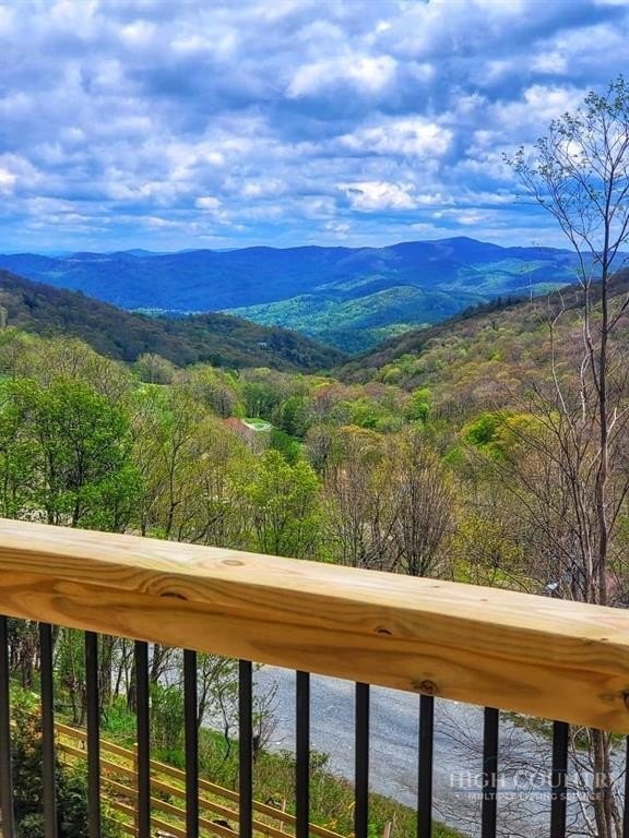 Seven Devils, North Carolina, 28604, United States, 2 Bedrooms Bedrooms, ,3 BathroomsBathrooms,Residential,For Sale,2020628