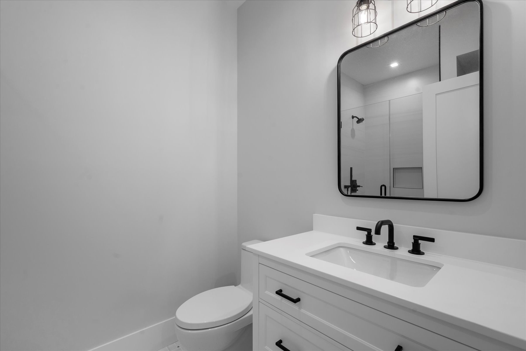 Quiogue, New York, 11978, United States, 5 Bedrooms Bedrooms, ,5 BathroomsBathrooms,Residential,For Sale,1751260