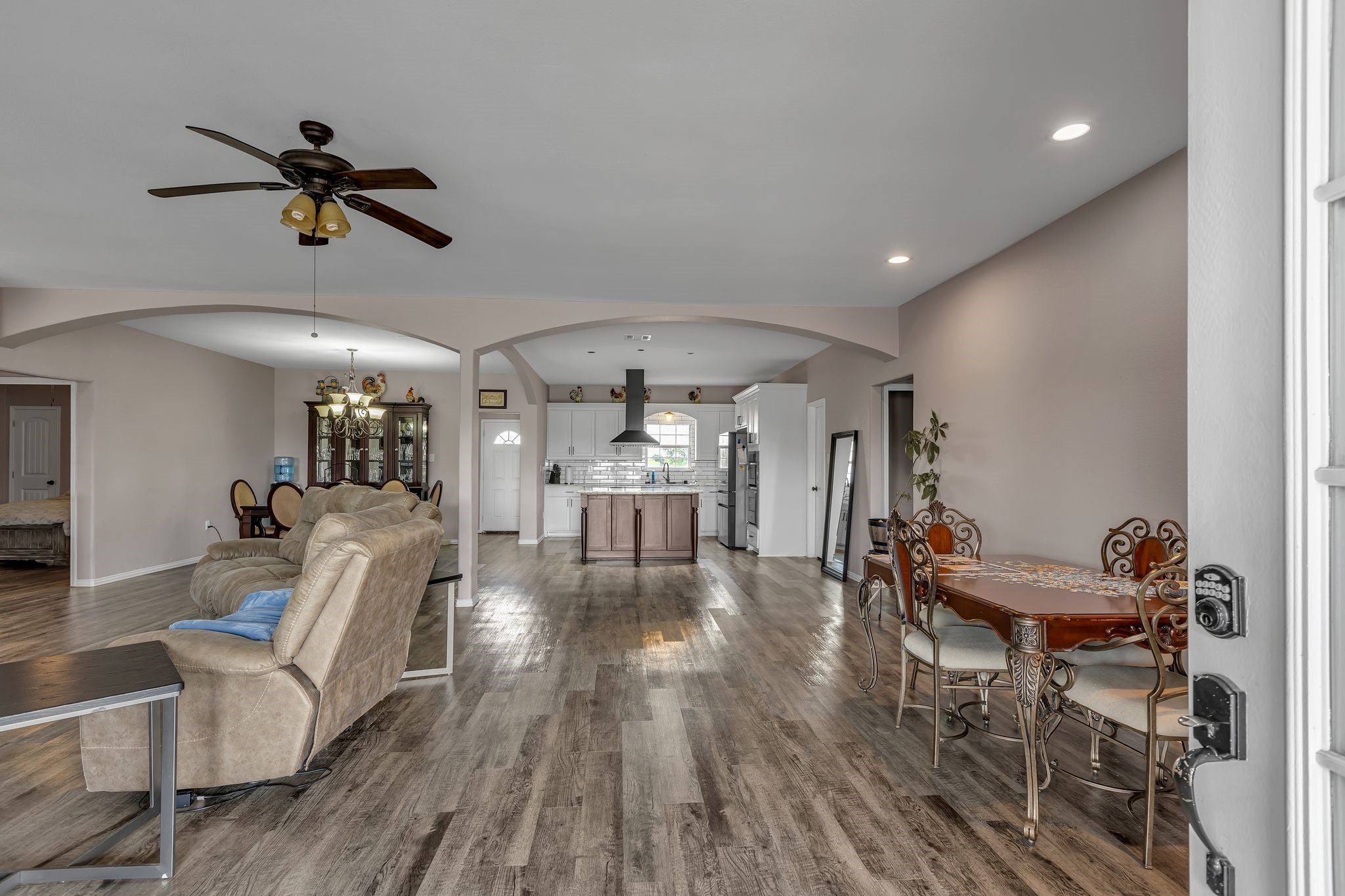 Forney, Texas, 75126, United States, 4 Bedrooms Bedrooms, ,3 BathroomsBathrooms,Residential,For Sale,1974653