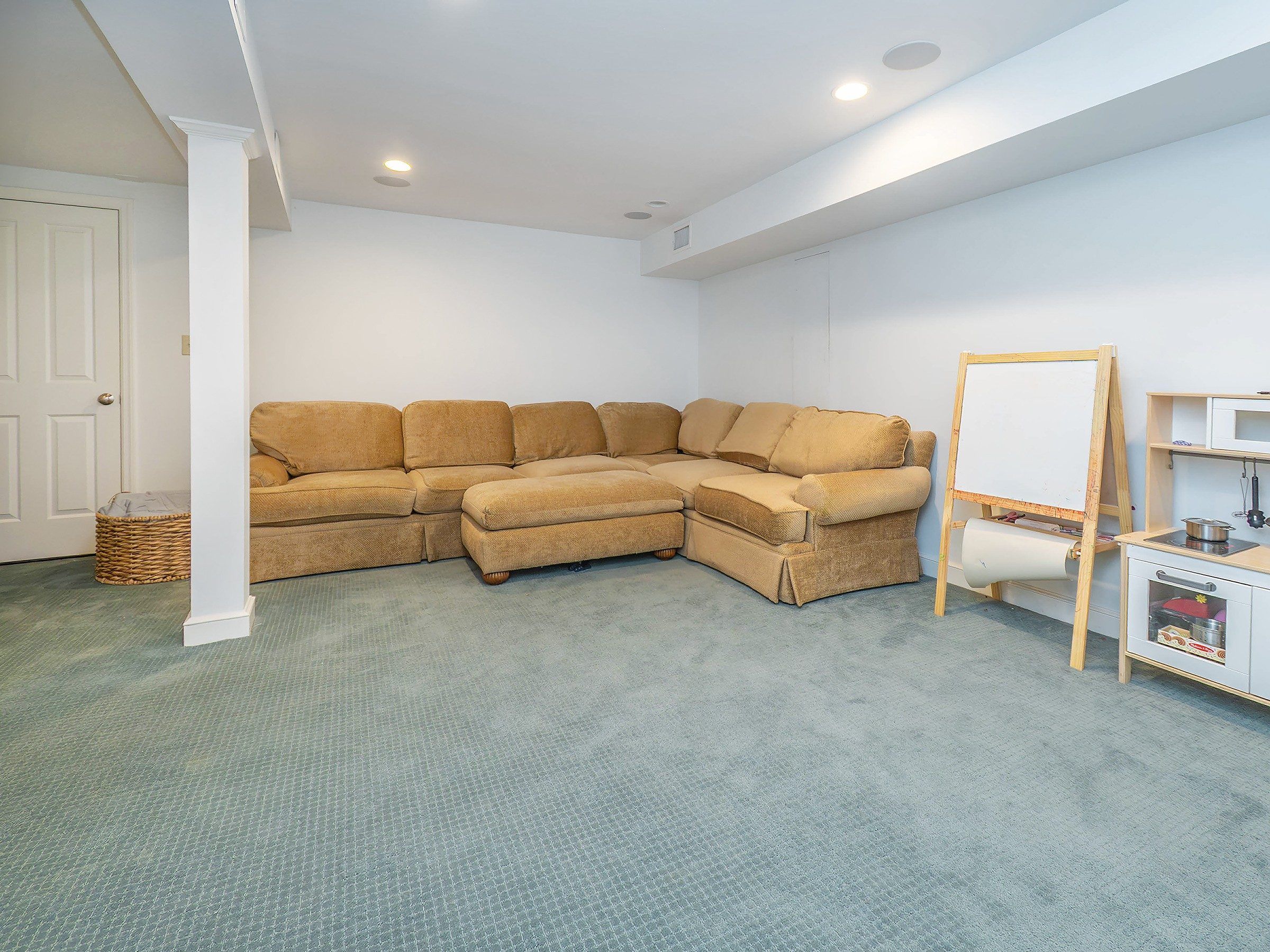  28 Monroe Street, Port Washington, NY, 11050 - 物件實景