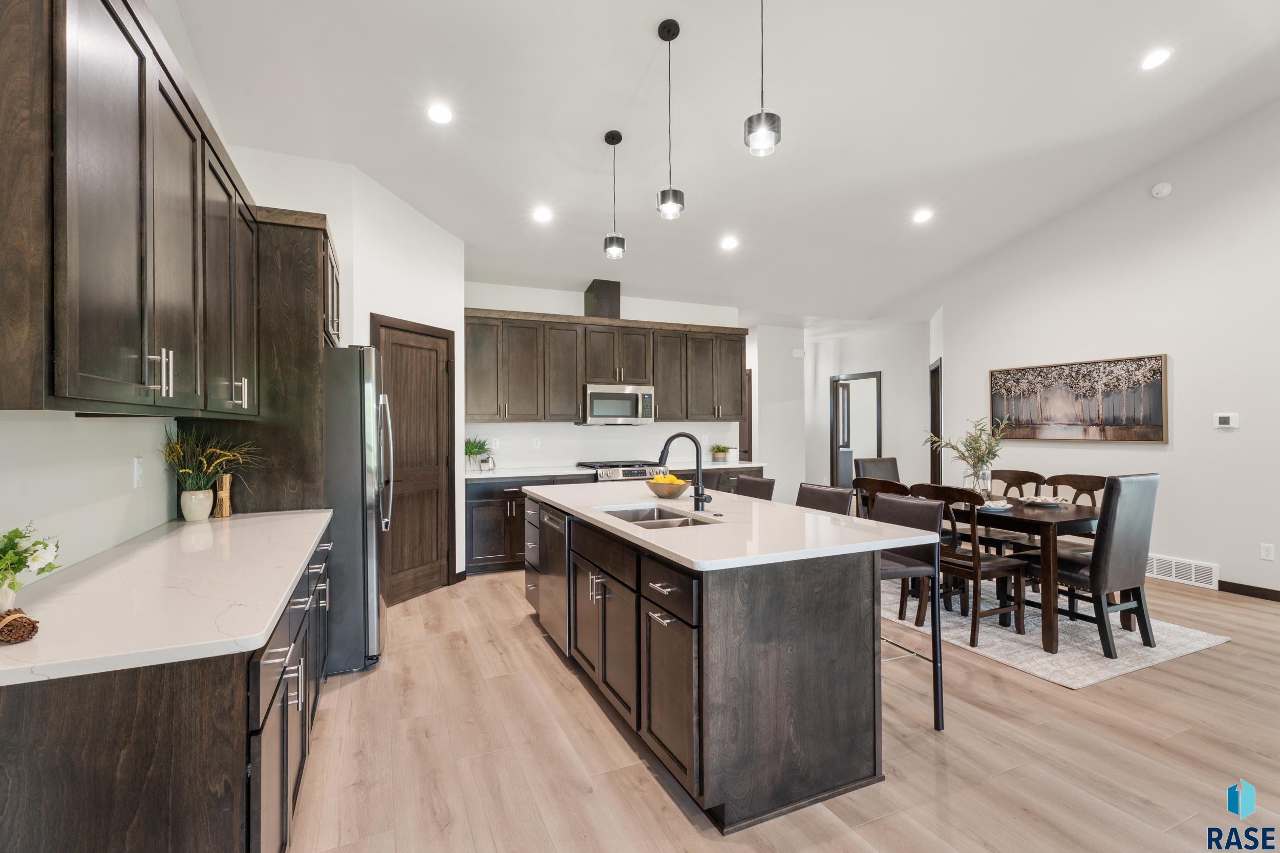 Sioux Falls, South Dakota, 57110, United States, 4 Bedrooms Bedrooms, ,2 BathroomsBathrooms,Residential,For Sale,1887402