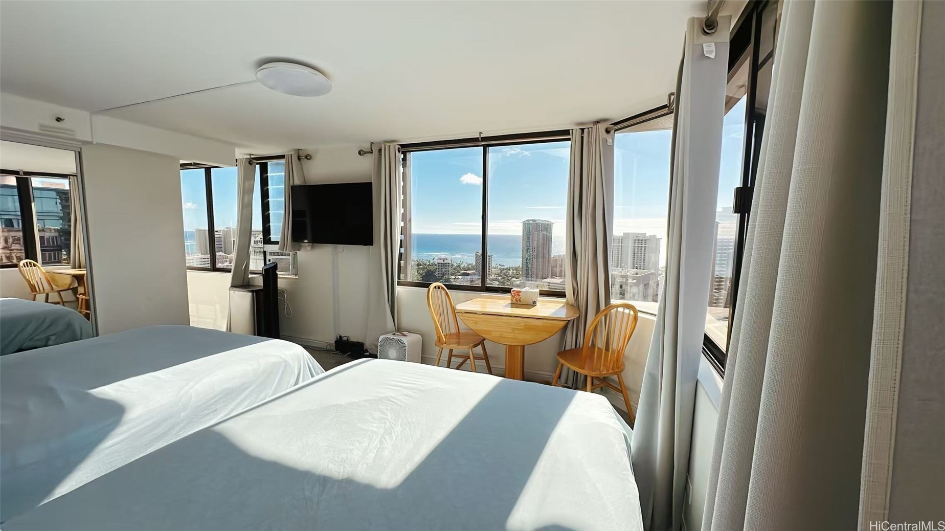 Honolulu, Hawaii, 96815, United States, 1 Bedroom Bedrooms, ,2 BathroomsBathrooms,Residential,For Sale,1901769