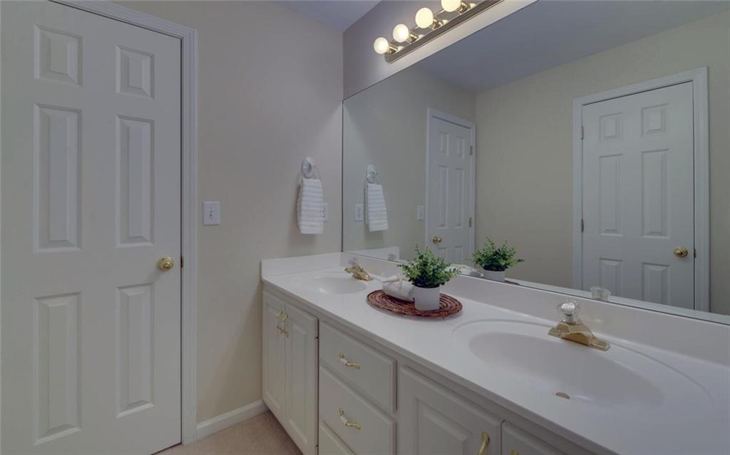 Lawrenceville, Georgia, 30043, United States, 5 Bedrooms Bedrooms, ,4 BathroomsBathrooms,Residential,For Sale,1794792