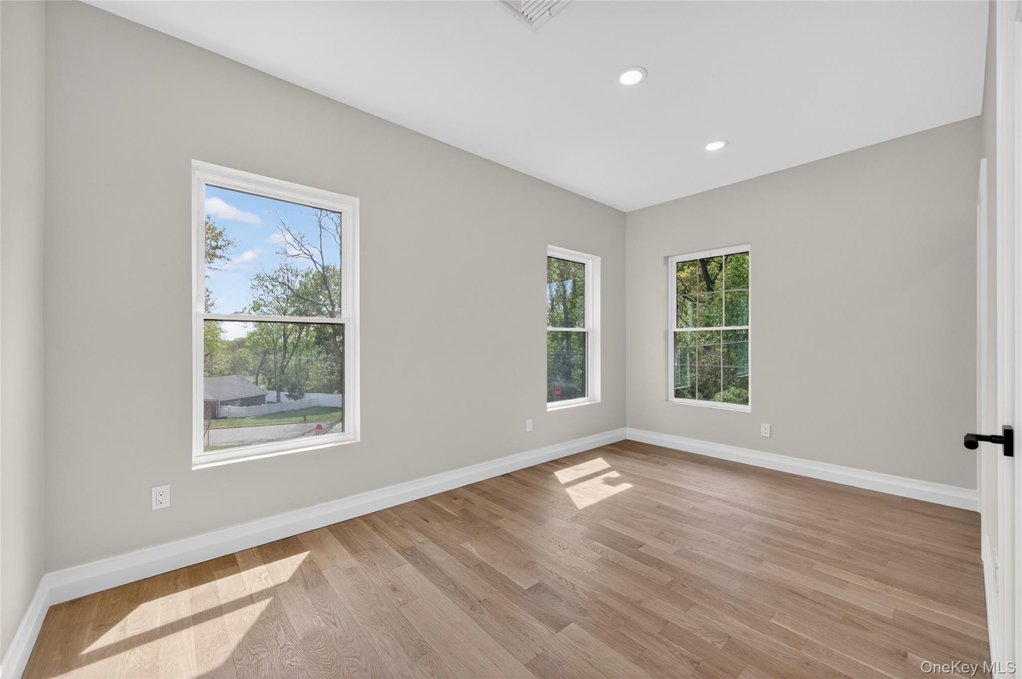  15 Ridge Drive, Port Washington, NY, 11050 - 物件實景