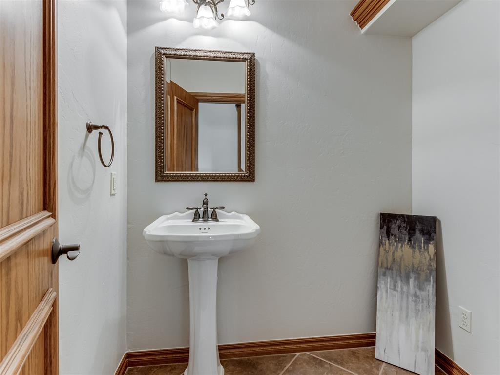 Choctaw, Oklahoma, 73020, United States, 3 Bedrooms Bedrooms, ,6 BathroomsBathrooms,Residential,For Sale,1981467