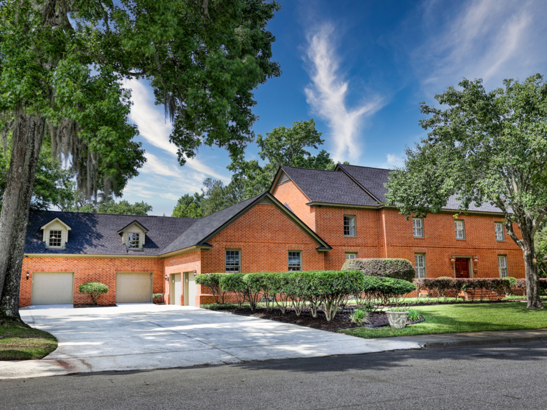  Grand Colonial Estate is Rare Find in the Heart of Midtown - 物件實景