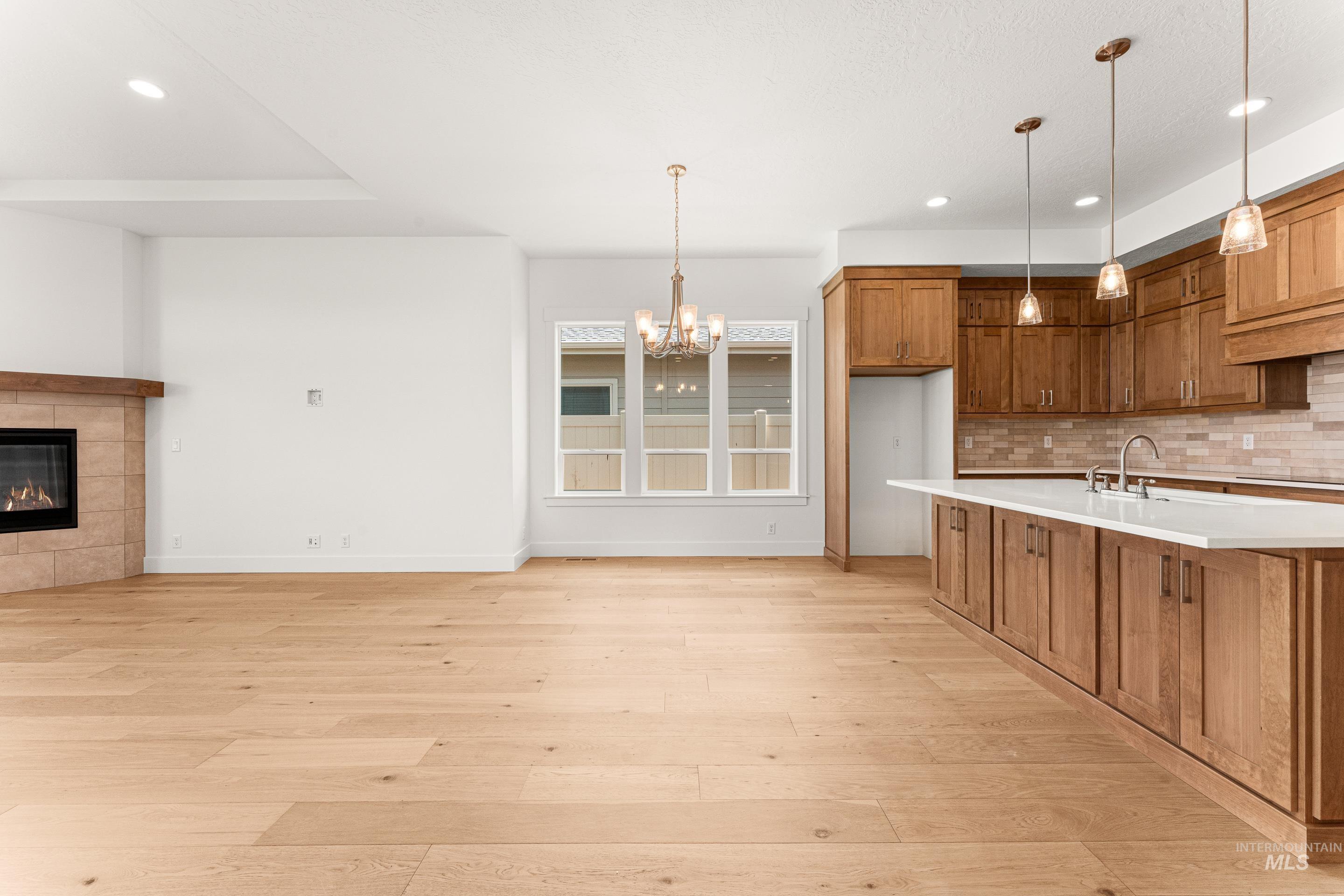 Boise, Idaho, 83716, United States, 3 Bedrooms Bedrooms, ,Residential,For Sale,1927423