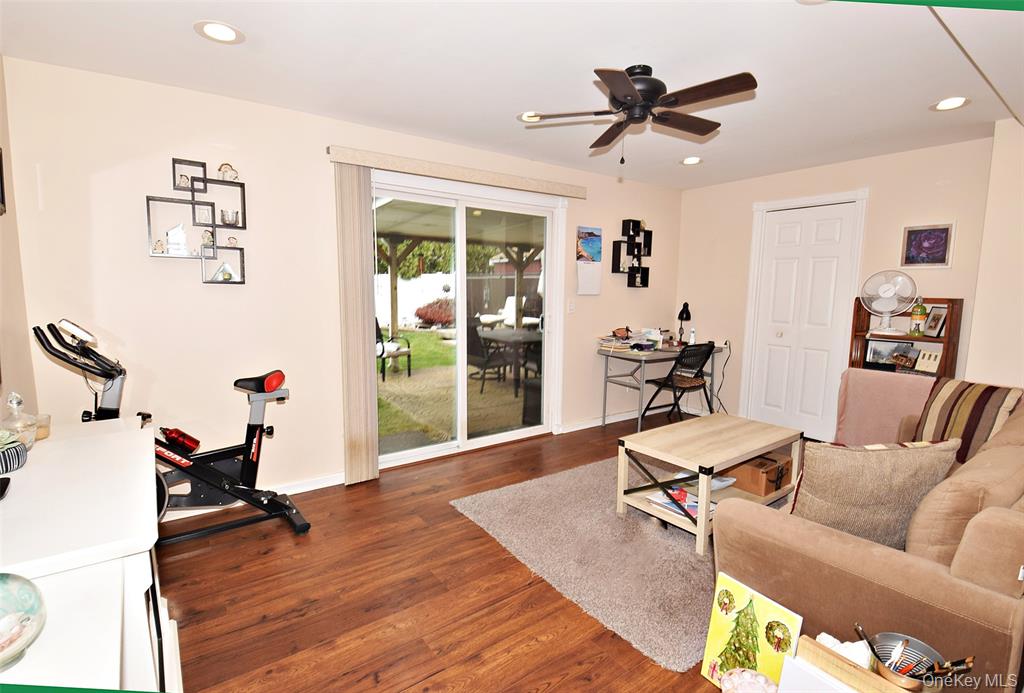 north babylon, New York, 11703, United States, 2 Bedrooms Bedrooms, ,1 BathroomBathrooms,Residential,For Sale,2000389