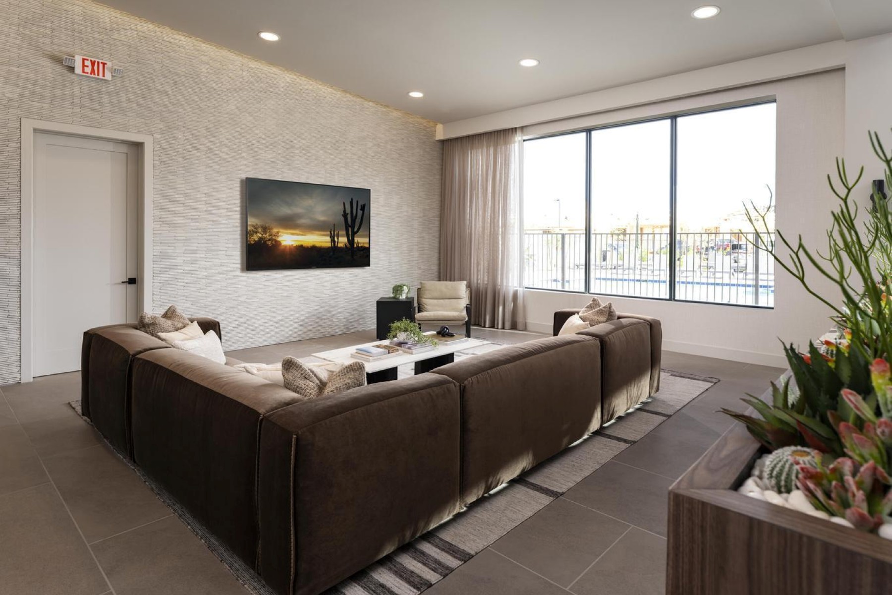 2121 W Sonoran Desert Drive  Phoenix, AZ - 物件實景