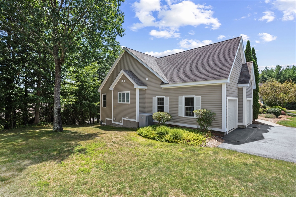 Westford, Massachusetts, 01886, United States, 3 Bedrooms Bedrooms, ,4 BathroomsBathrooms,Residential,For Sale,1923619