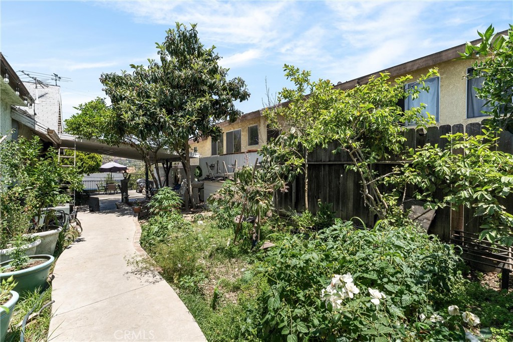 Los Angeles, California, 90033, United States, 4 Bedrooms Bedrooms, ,3 BathroomsBathrooms,Residential,For Sale,1834728