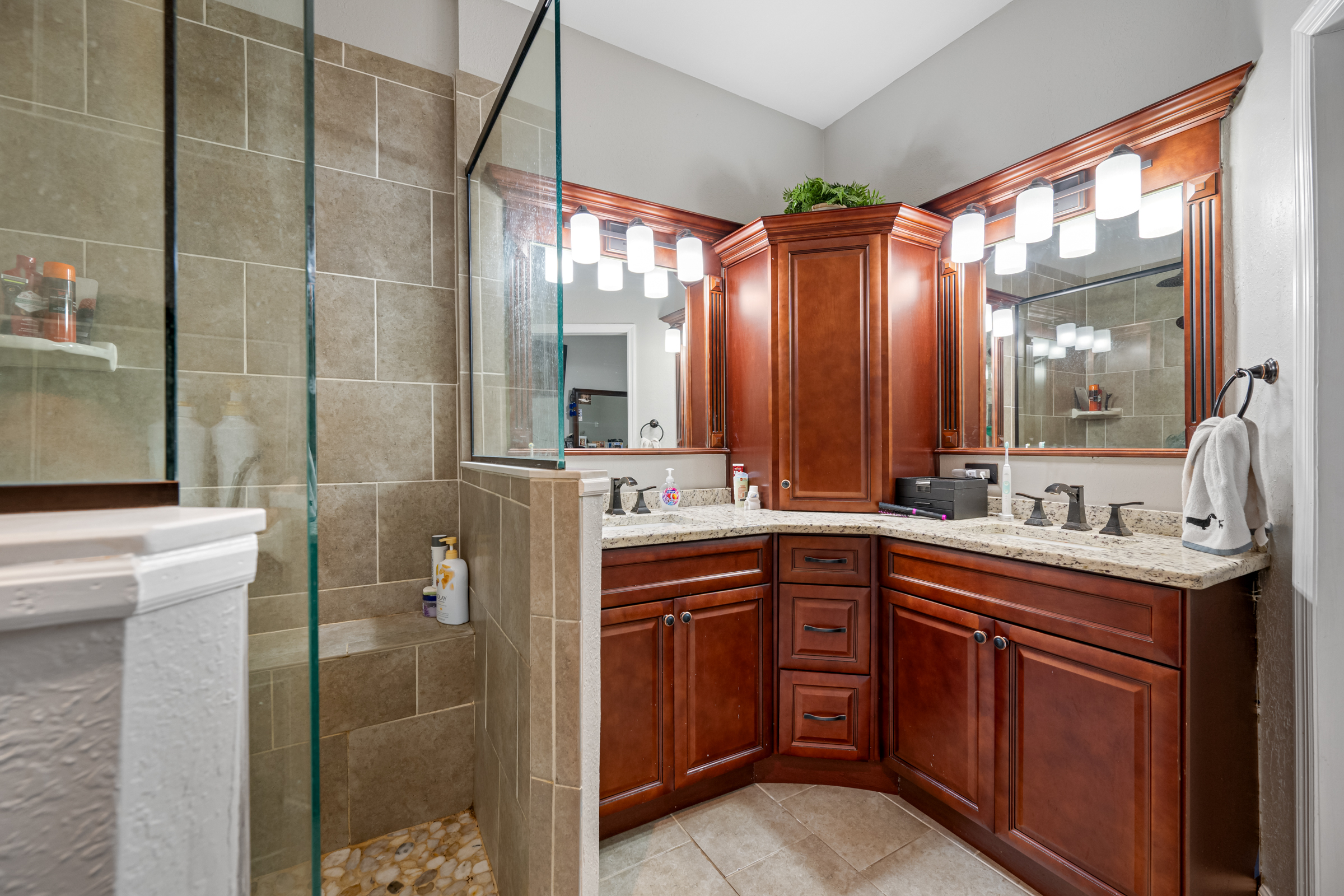 Clearwater, Florida, 33764, United States, 3 Bedrooms Bedrooms, ,2 BathroomsBathrooms,Residential,For Sale,1879424