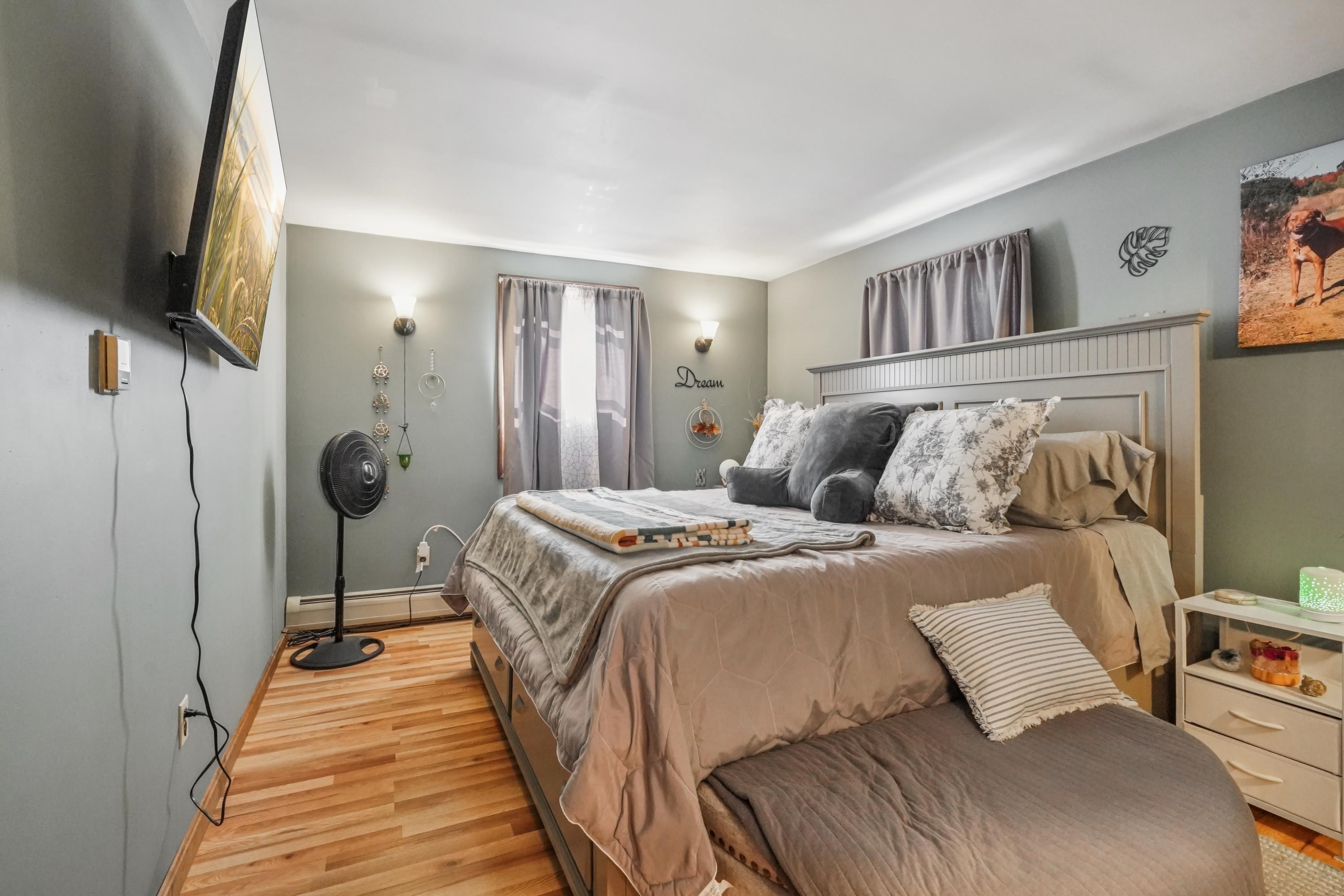 Kingston, New Hampshire, 03848, United States, 3 Bedrooms Bedrooms, ,2 BathroomsBathrooms,Residential,For Sale,1975396