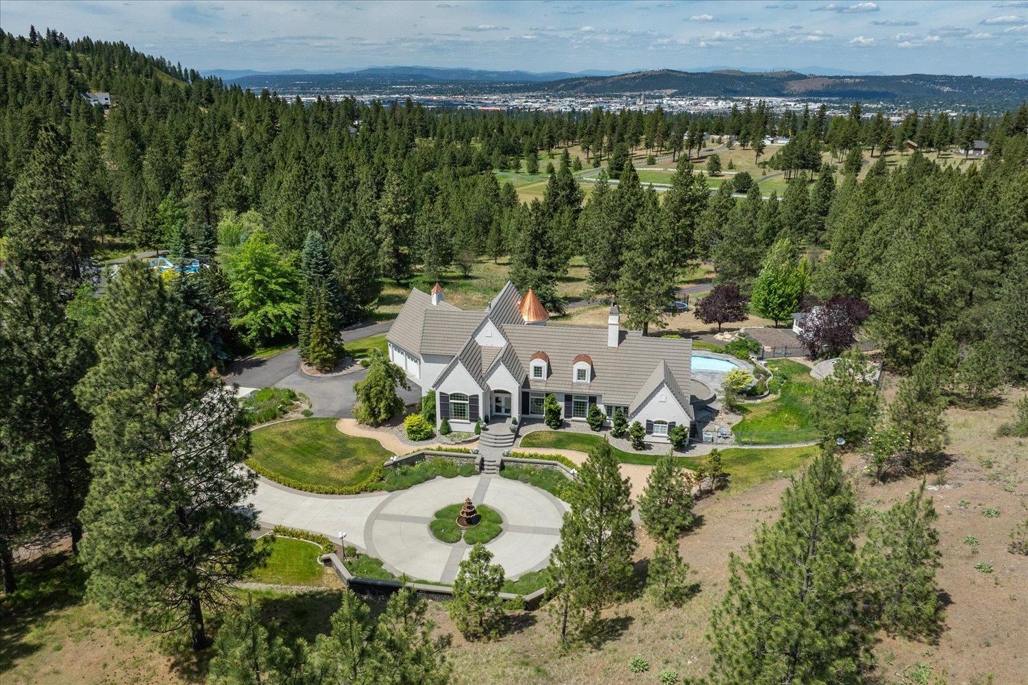 Spokane, Washington, 99212, United States, 4 Bedrooms Bedrooms, ,6 BathroomsBathrooms,Residential,For Sale,1978183