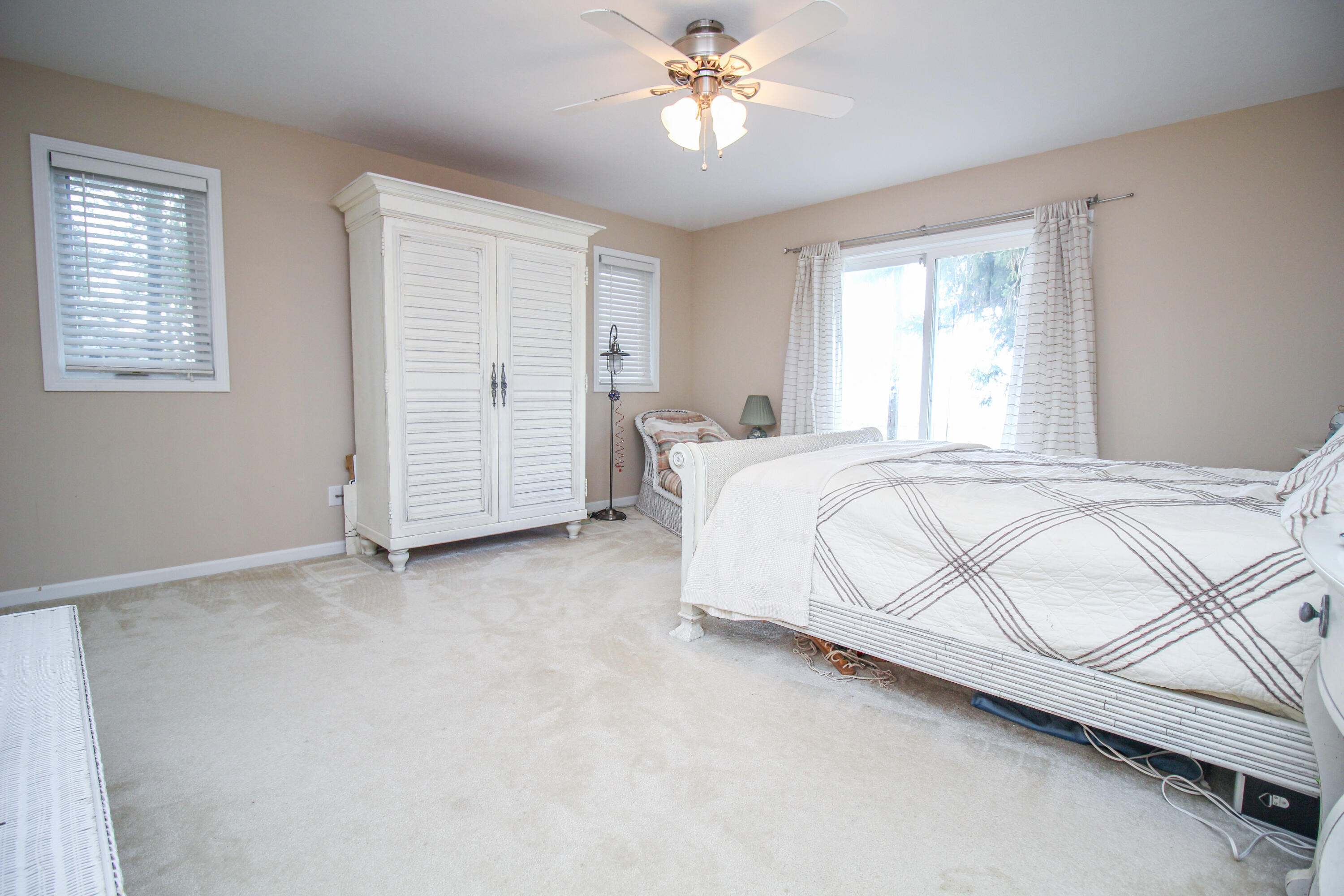 South Haven, Michigan, 49090, United States, 3 Bedrooms Bedrooms, ,4 BathroomsBathrooms,Residential,For Sale,1982825