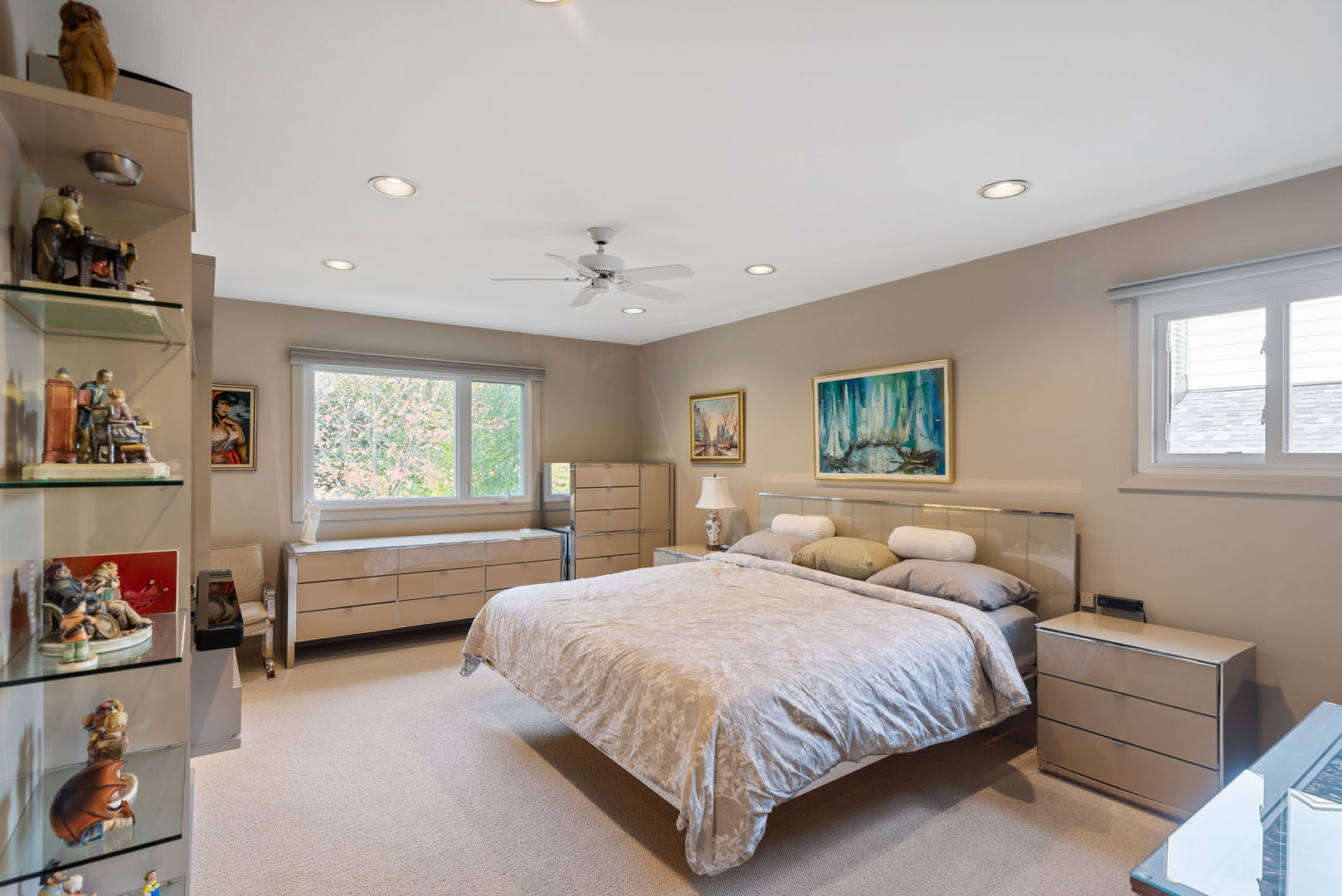 Highland Park, Illinois, 60035, United States, 4 Bedrooms Bedrooms, ,3 BathroomsBathrooms,Residential,For Sale,1989045