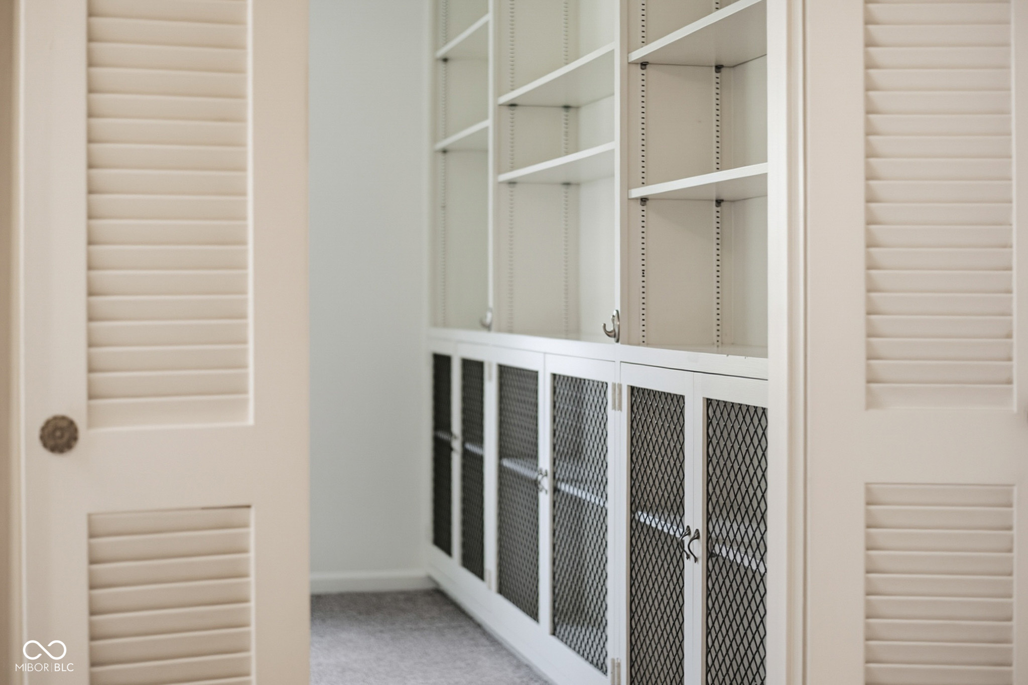 Columbus, Indiana, 47201, United States, 4 Bedrooms Bedrooms, ,3 BathroomsBathrooms,Residential,For Sale,1979631