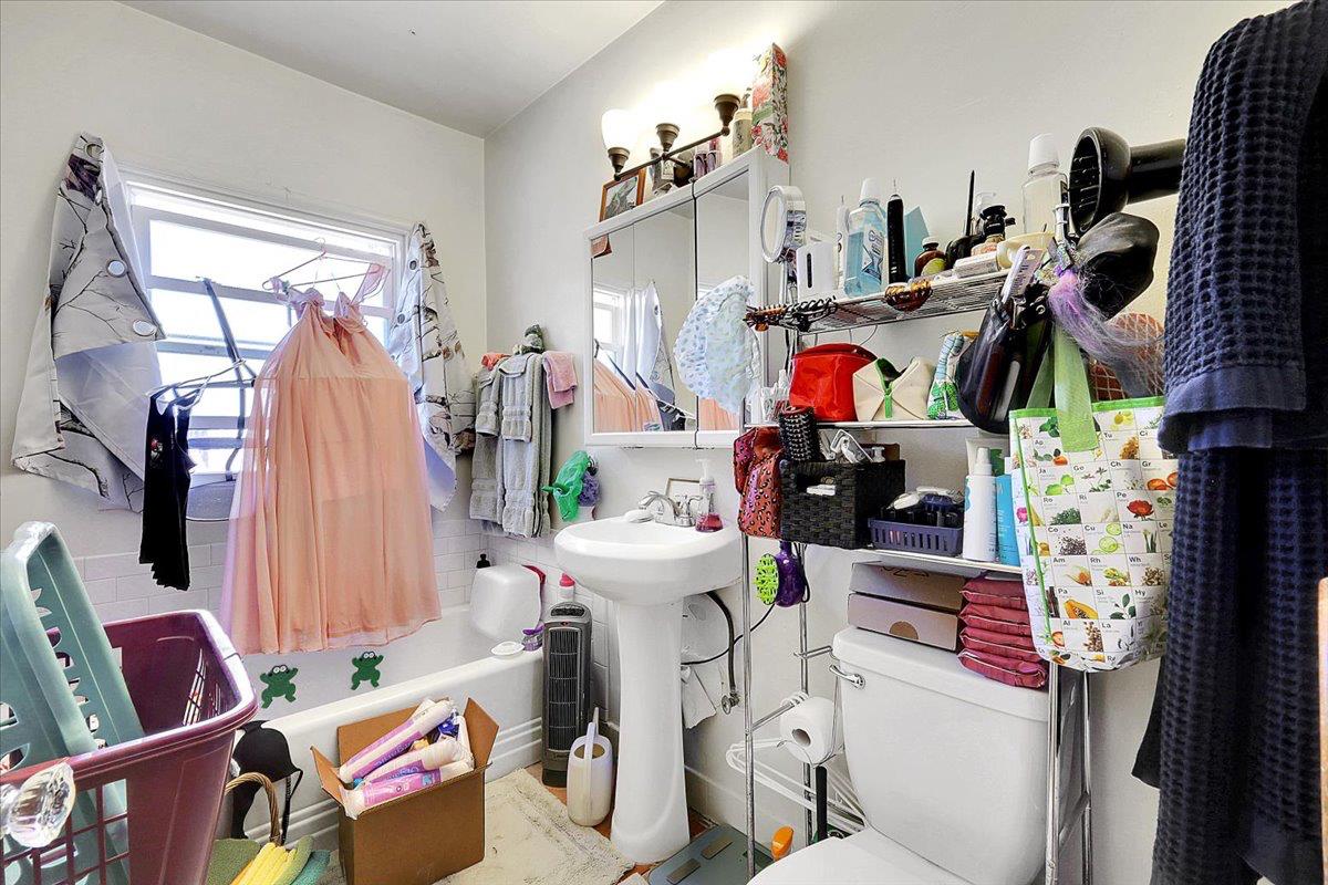 Sacramento, California, 95822, United States, 3 Bedrooms Bedrooms, ,2 BathroomsBathrooms,Residential,For Sale,1912719