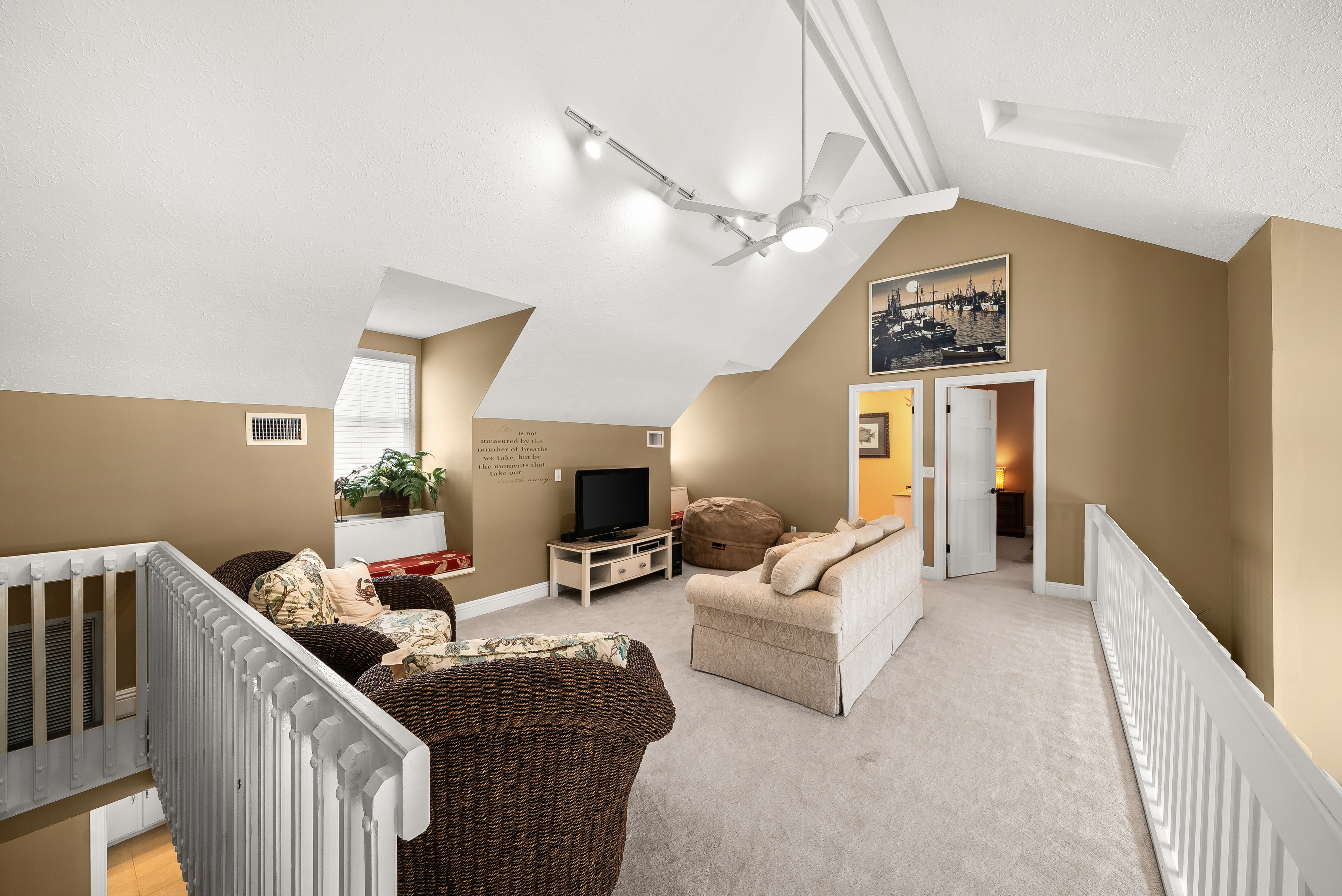  Thoughtfully-Designed Waterfront Retreat With Gulf And Bay Access - 物件實景