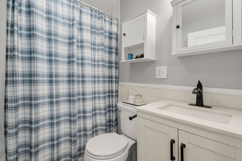 Medway, Massachusetts, 02053, United States, 4 Bedrooms Bedrooms, ,2 BathroomsBathrooms,Residential,For Sale,1975868