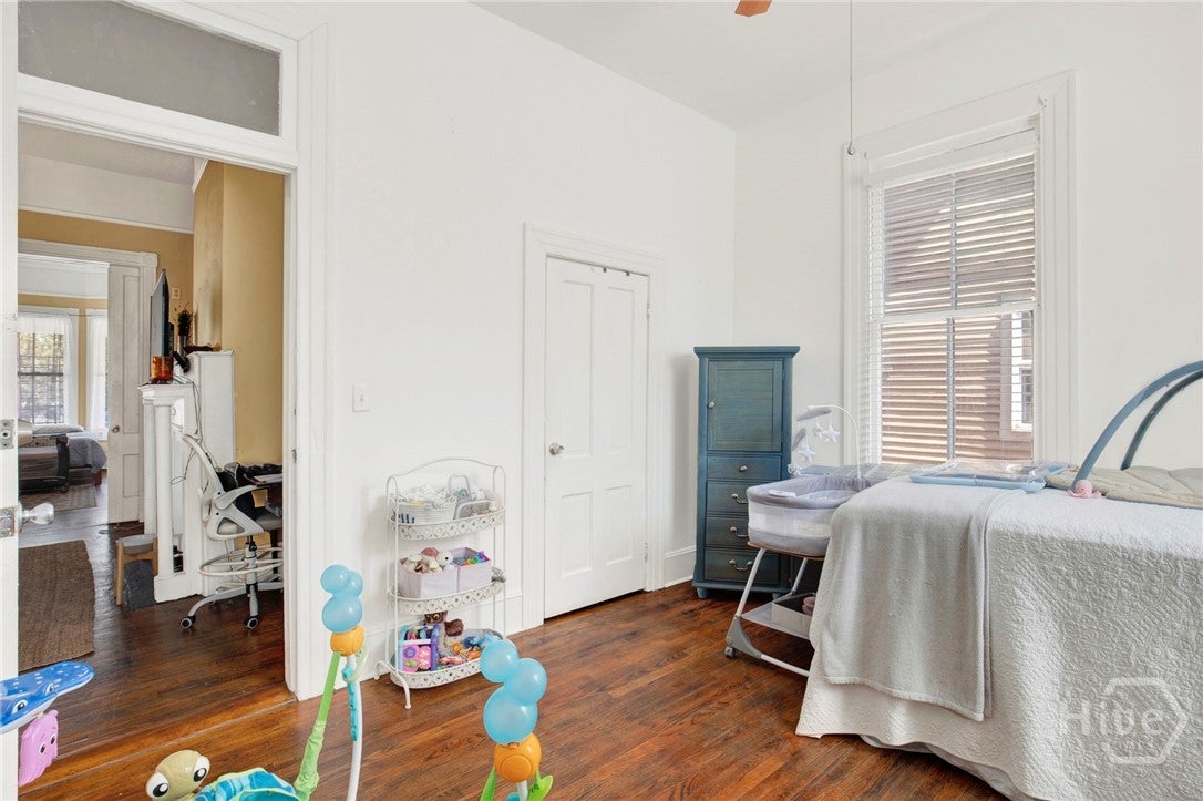 Savannah, Georgia, 31401, United States, 2 Bedrooms Bedrooms, ,3 BathroomsBathrooms,Residential,For Sale,2031134