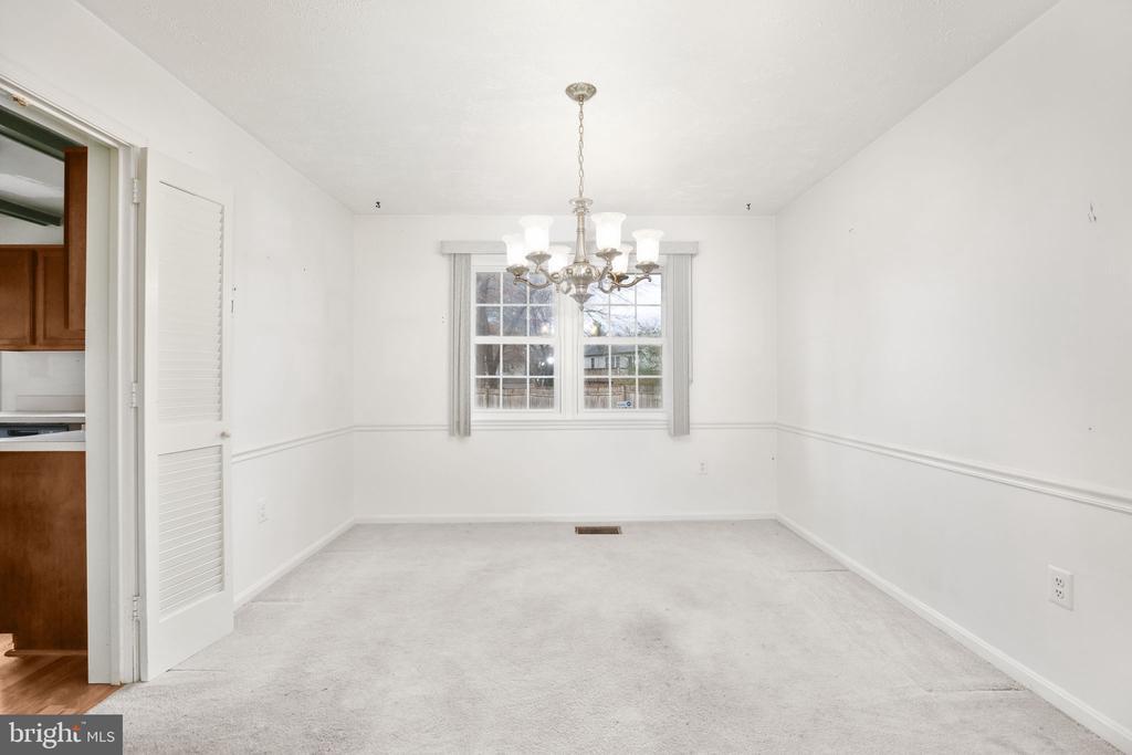 Springfield, Virginia, 22153, United States, 4 Bedrooms Bedrooms, ,4 BathroomsBathrooms,Residential,For Sale,1992836