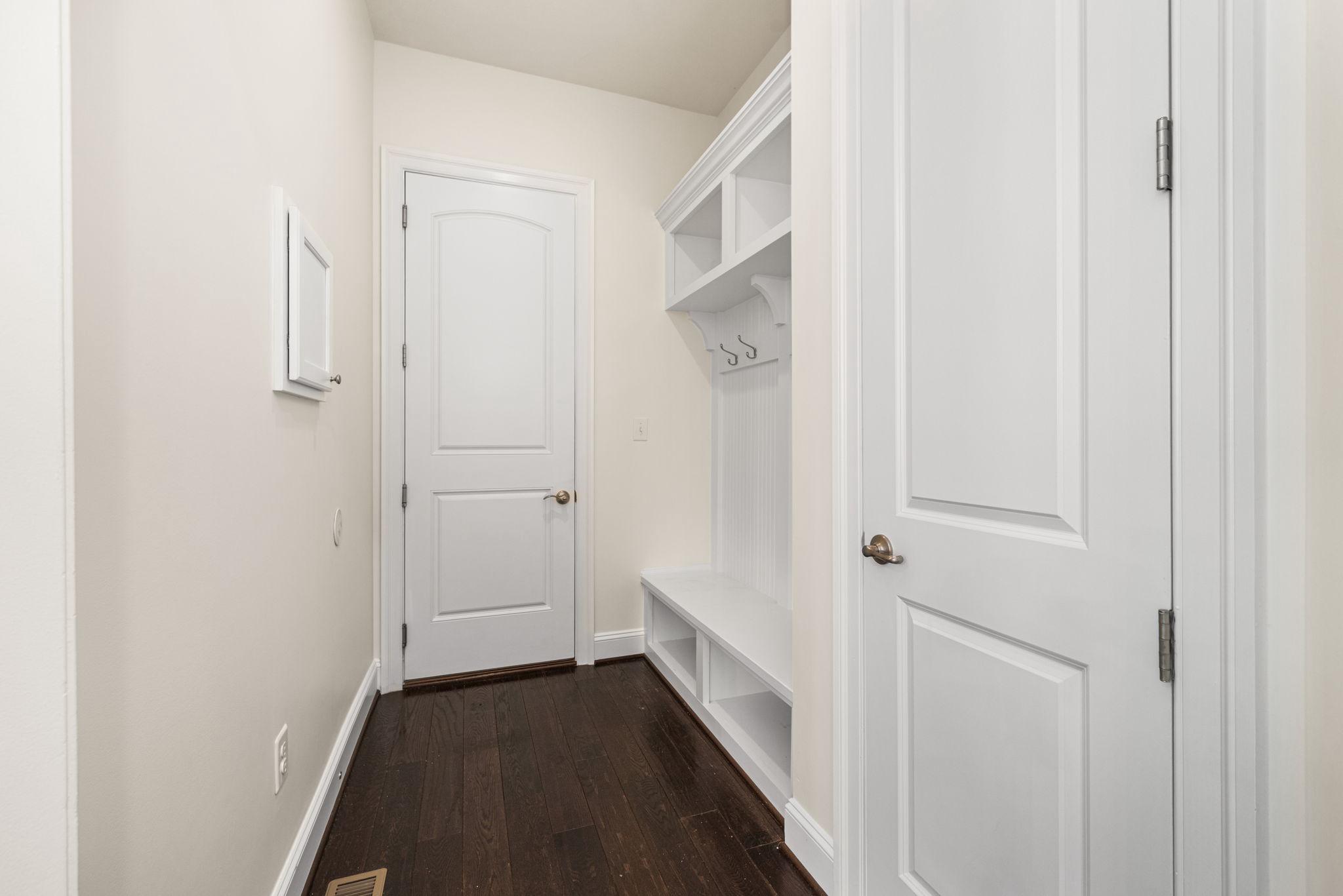  1385 Bishop Crest Court, Alexandria, VA, 22308 - 物件實景