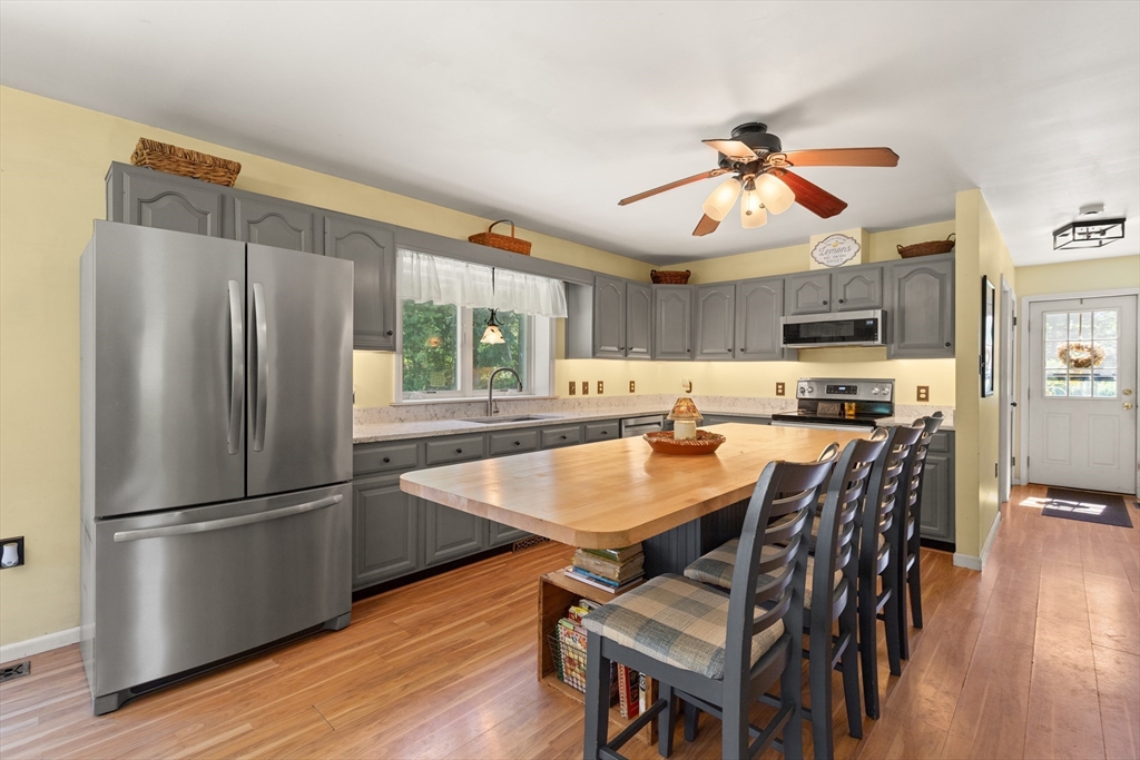 Middleboro, Massachusetts, 02346, United States, 4 Bedrooms Bedrooms, ,2 BathroomsBathrooms,Residential,For Sale,1938573