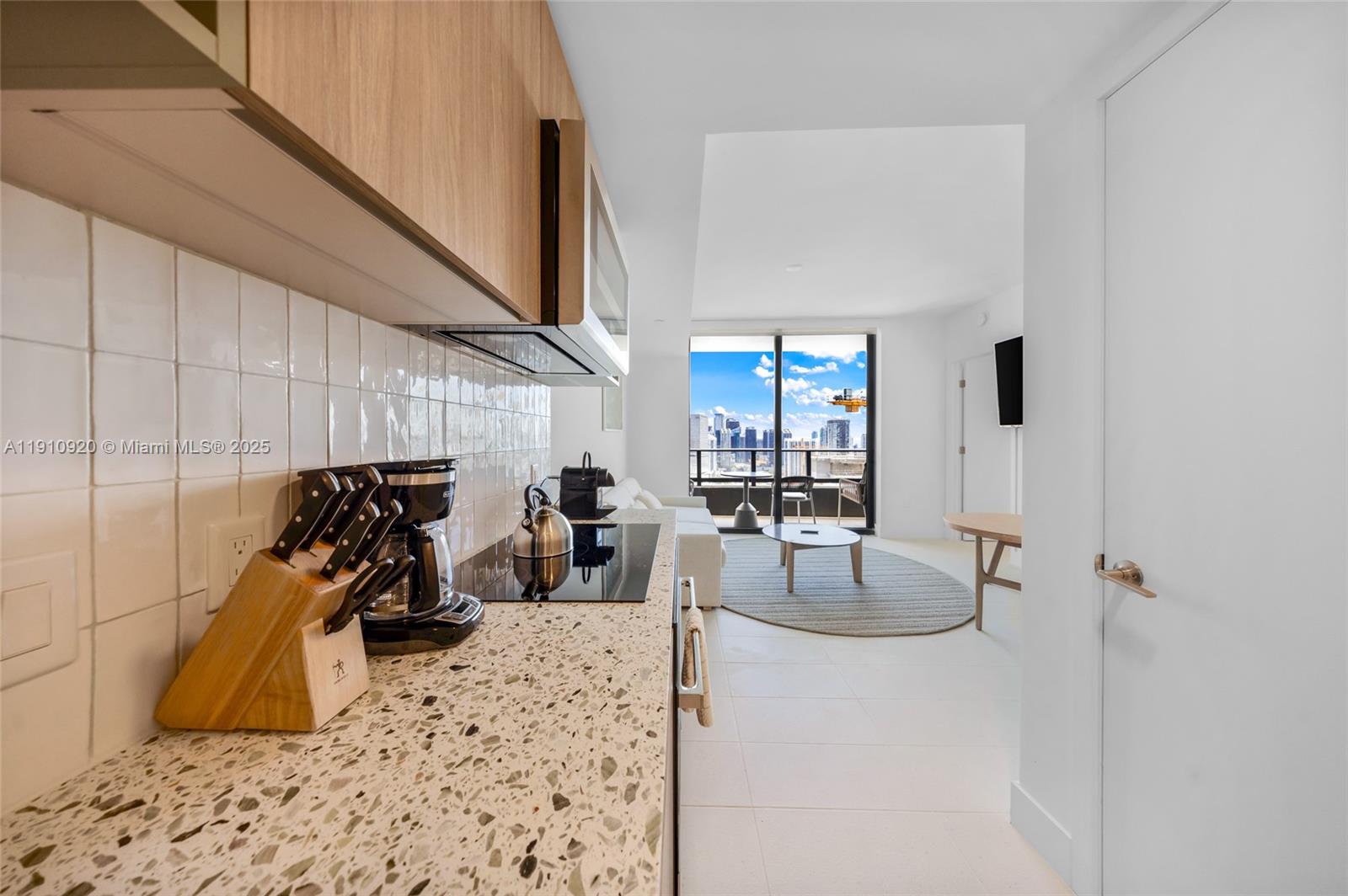 Miami, Florida, 33132, United States, 1 Bedroom Bedrooms, ,1 BathroomBathrooms,Residential,For Sale,1994721