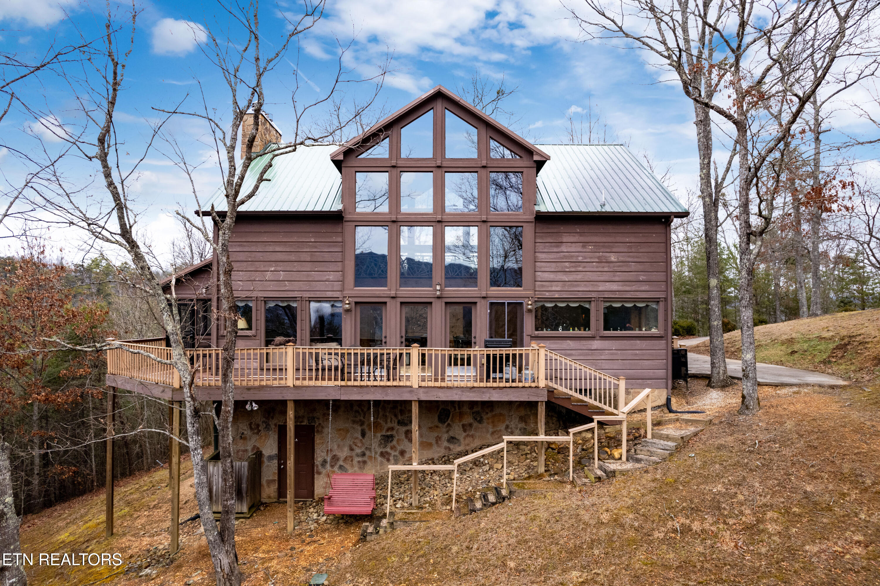 Townsend, Tennessee, 37882, United States, 3 Bedrooms Bedrooms, ,3 BathroomsBathrooms,Residential,For Sale,1982274