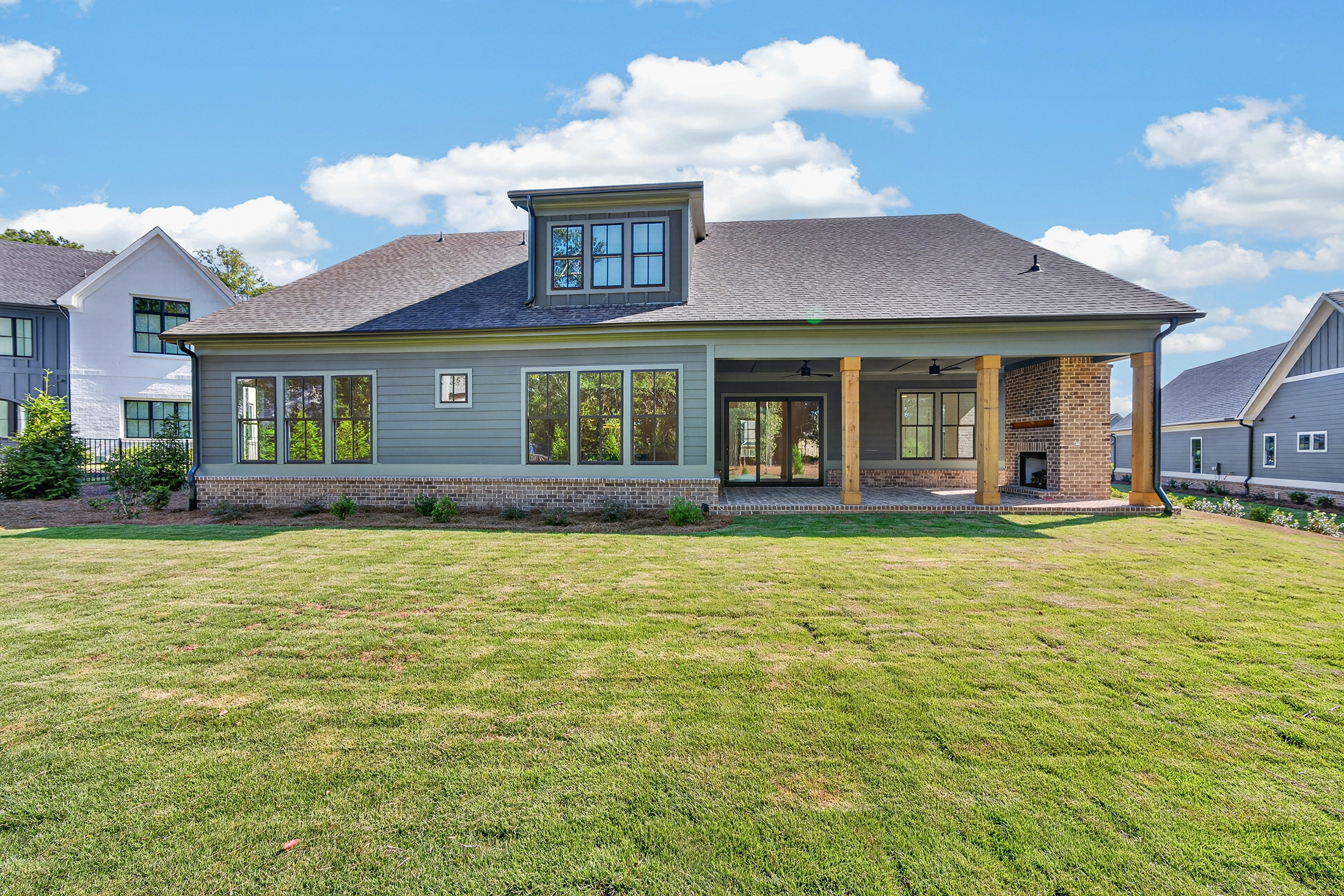  Stunning New Home by Green Park Homes in Sought-after Cuscowilla Community - 物件實景